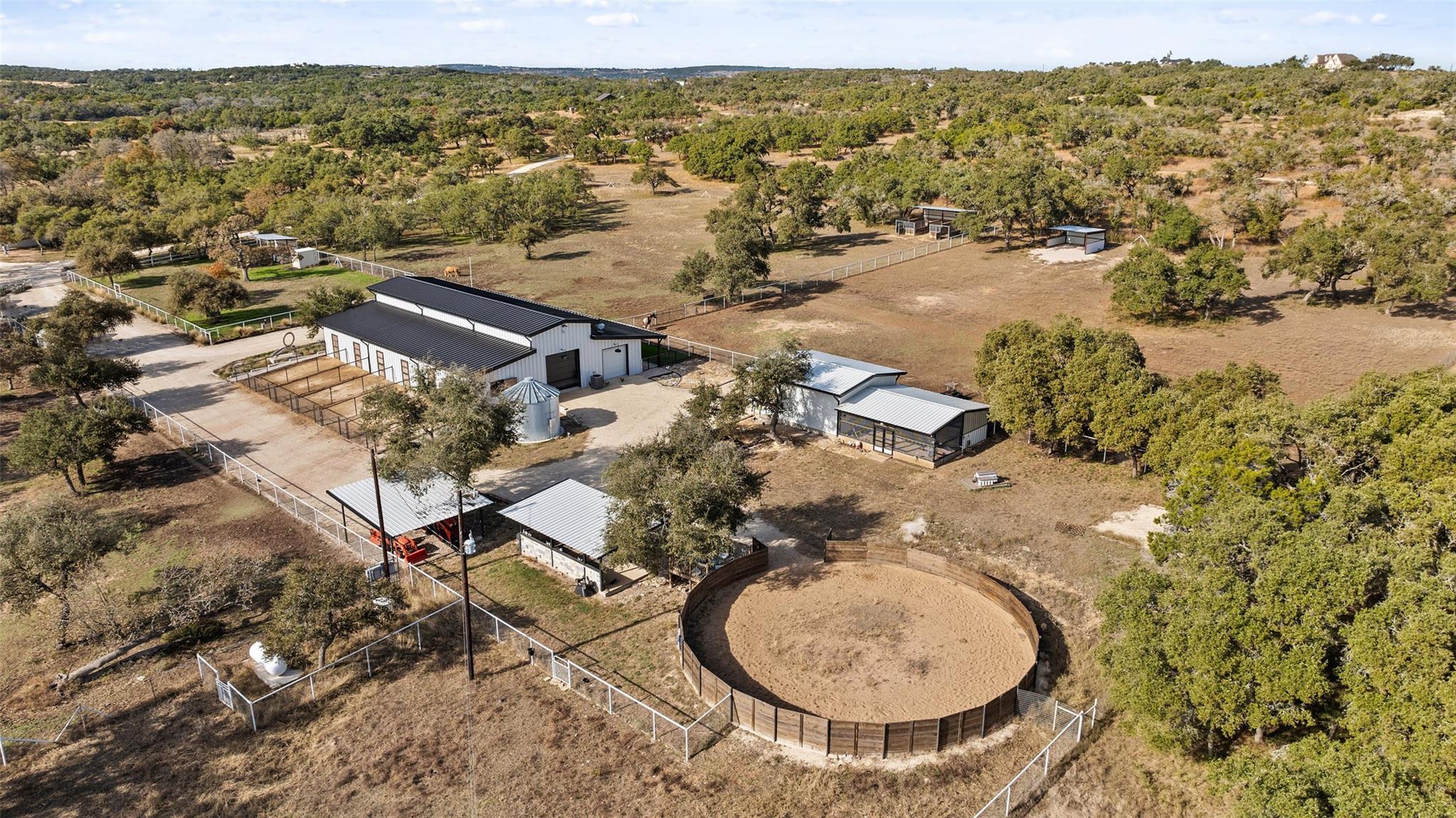 751 Prochnow Rd, Dripping Springs, TX 78620