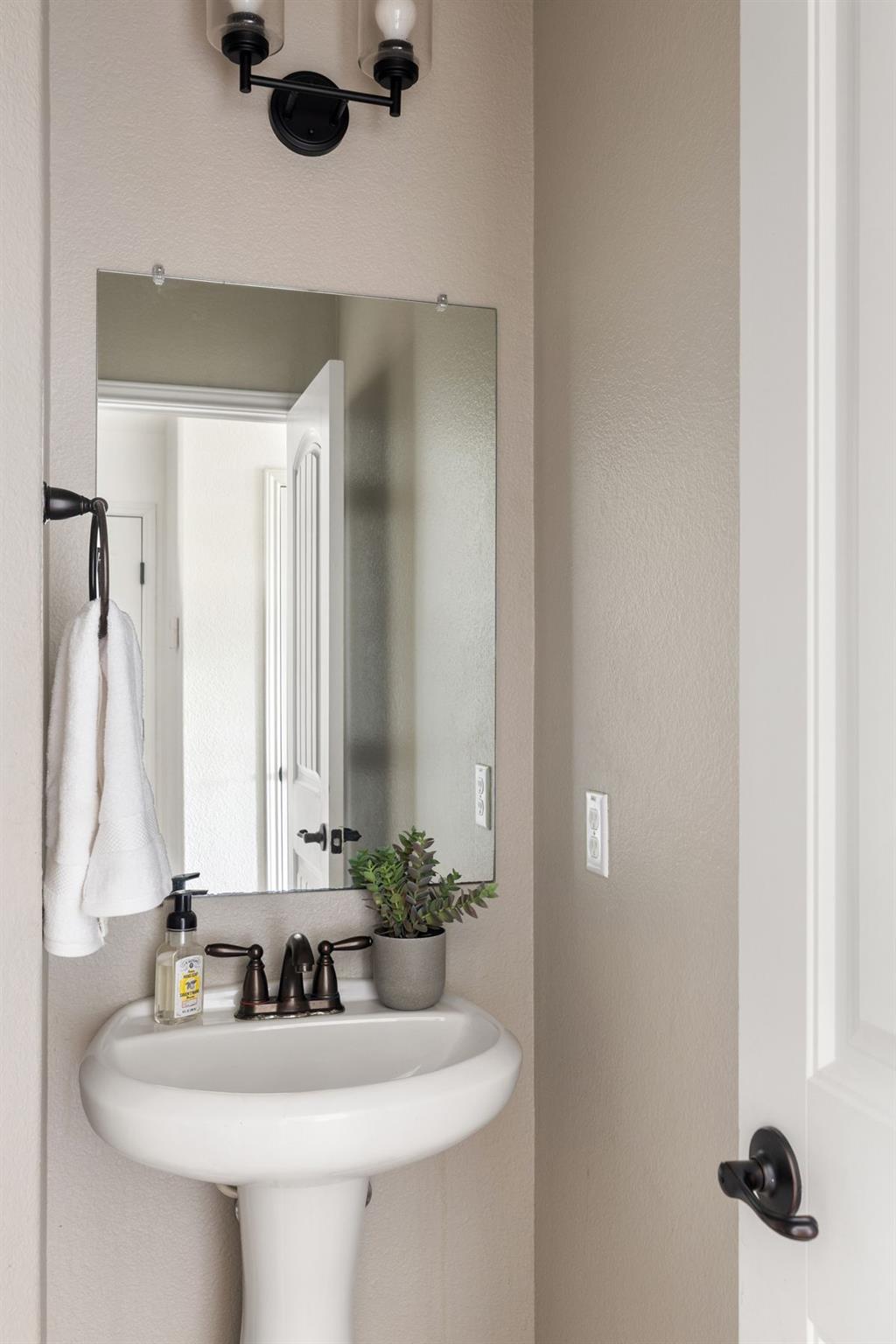 407 Stone View Trl, Austin, TX 78737