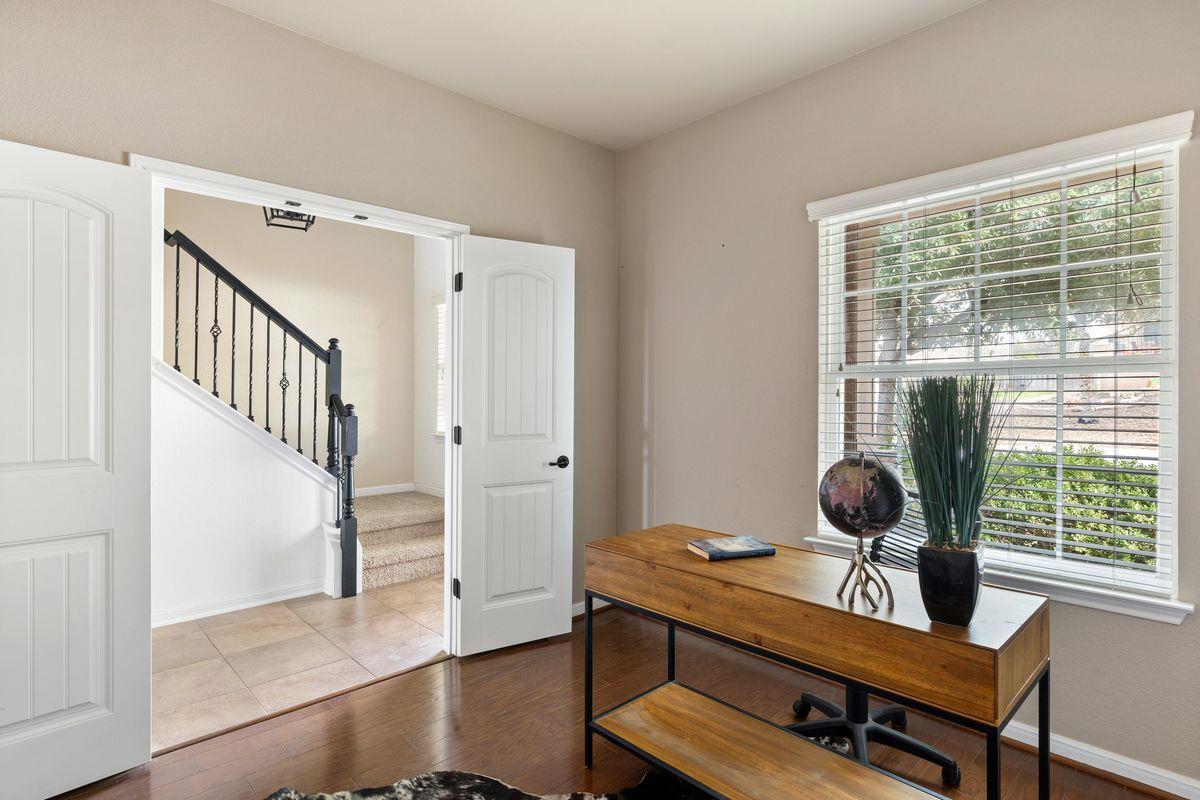 407 Stone View Trl, Austin, TX 78737