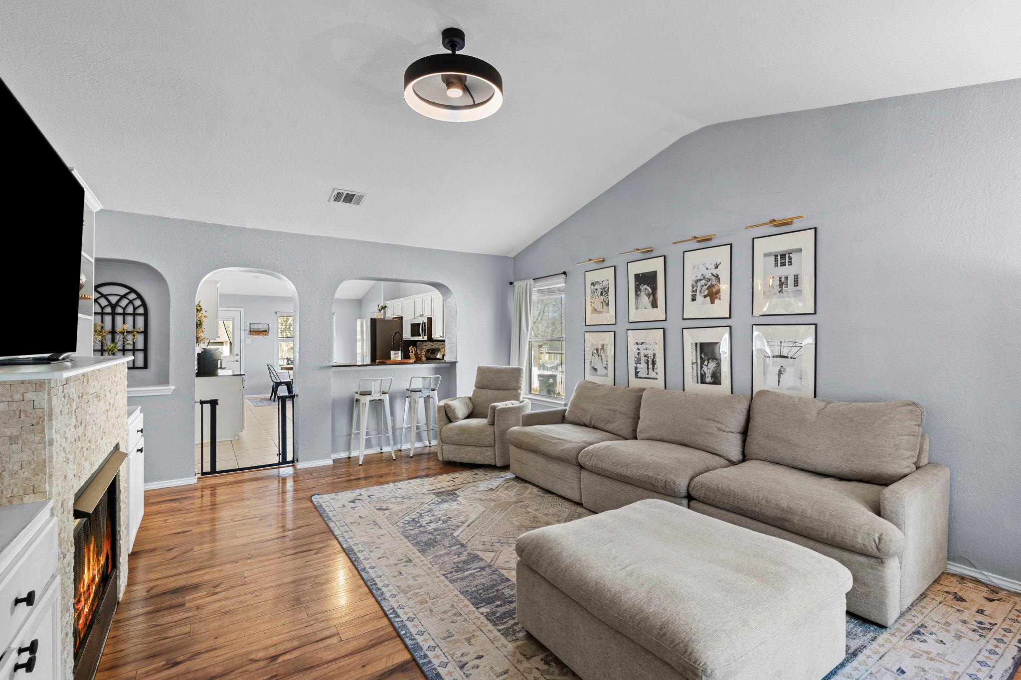 175 Wetzel, Kyle, TX 78640