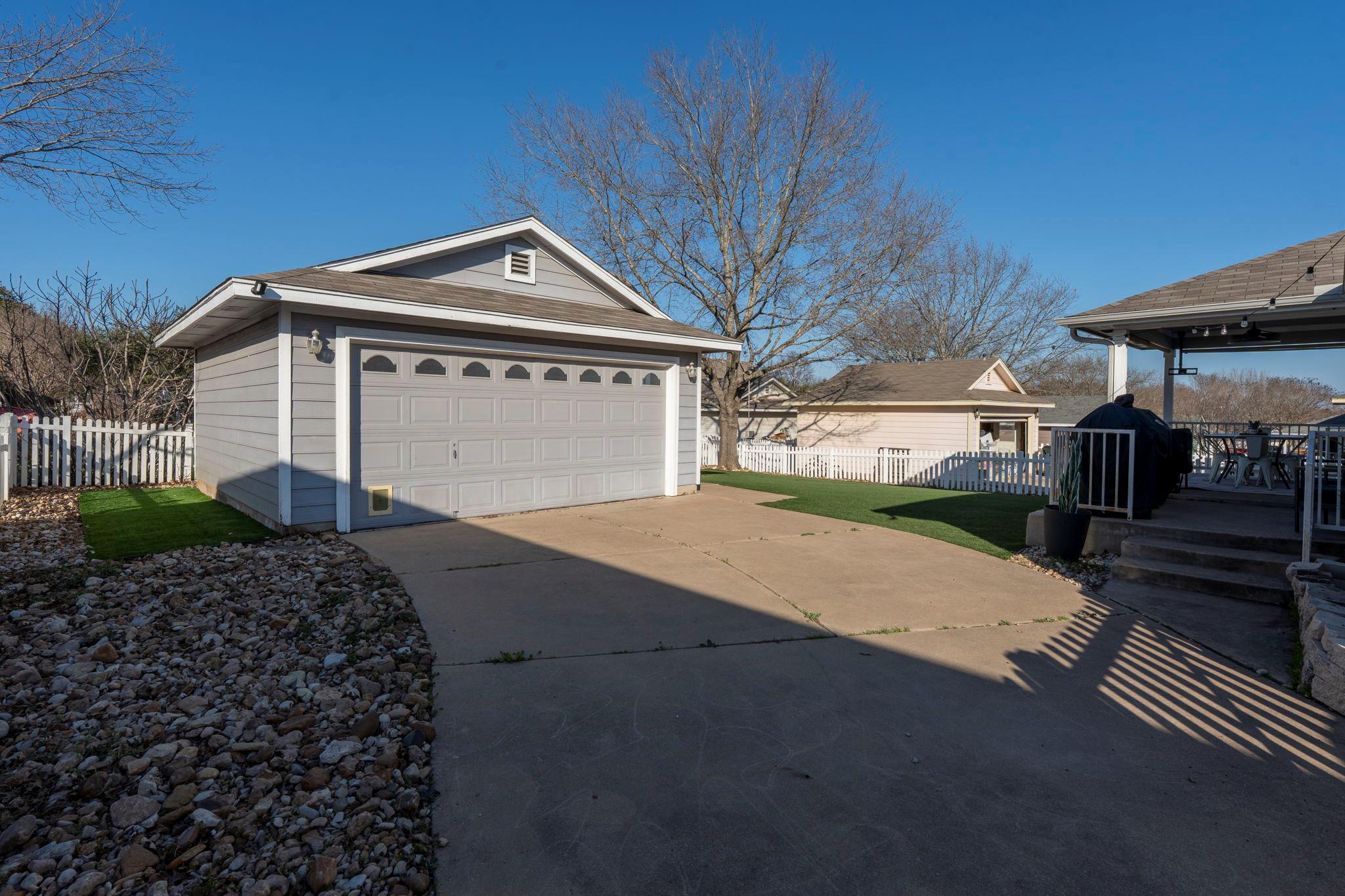 175 Wetzel, Kyle, TX 78640