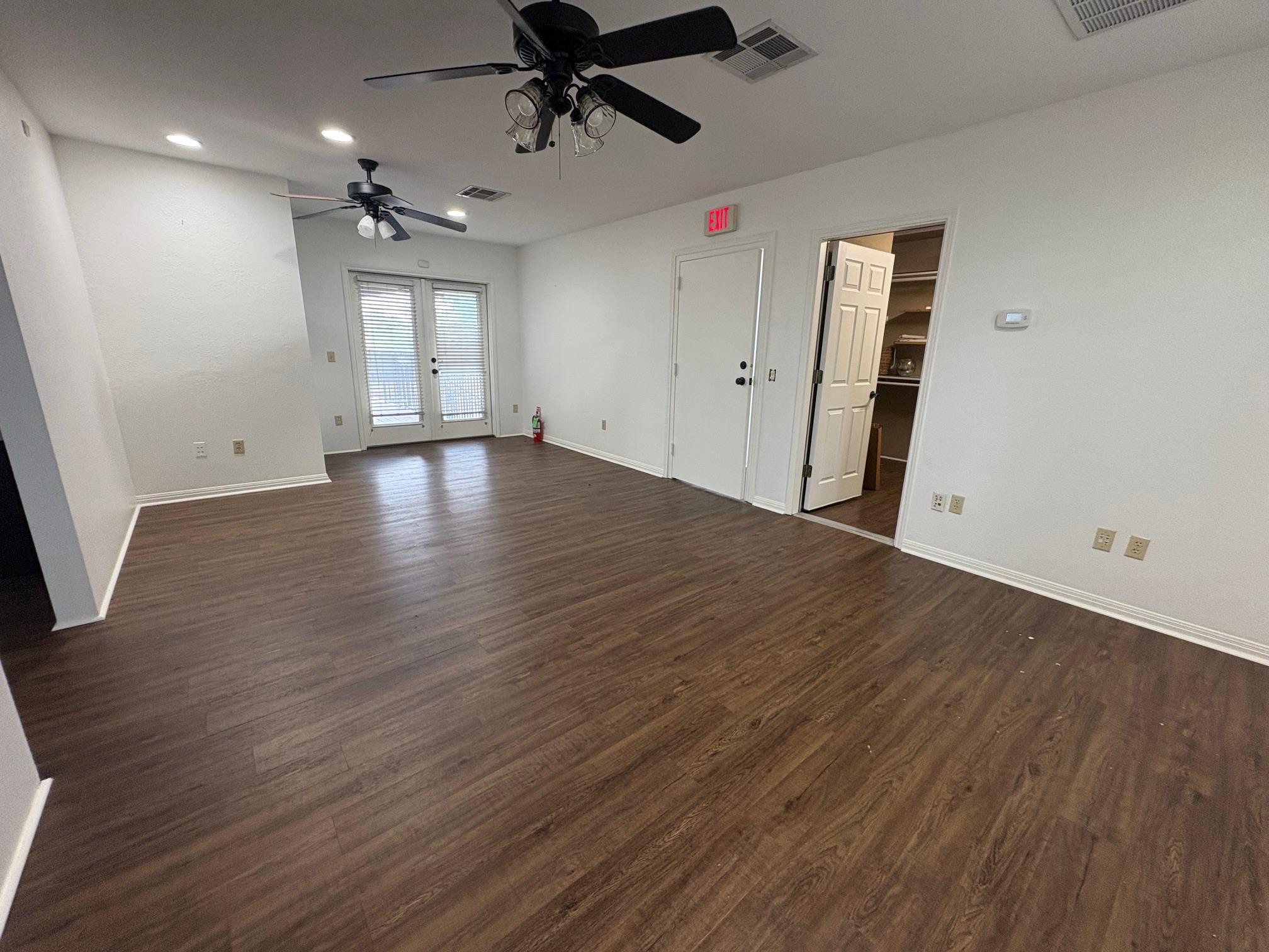 106 S Mays St # 300, Round Rock, TX 78664