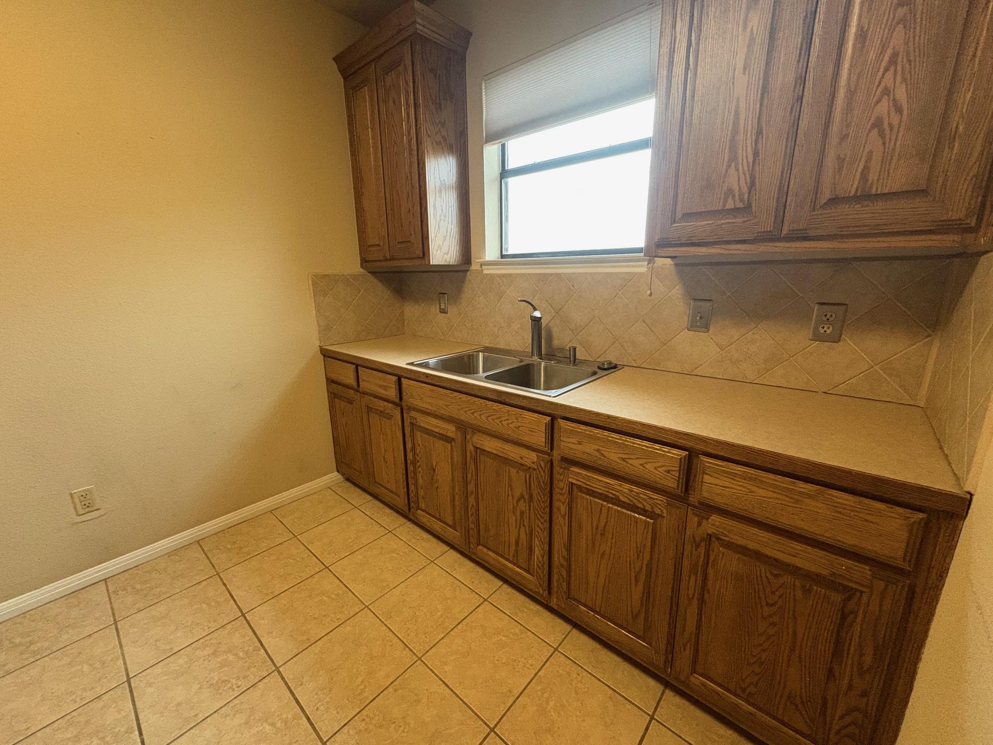 106 S Mays St # 300, Round Rock, TX 78664