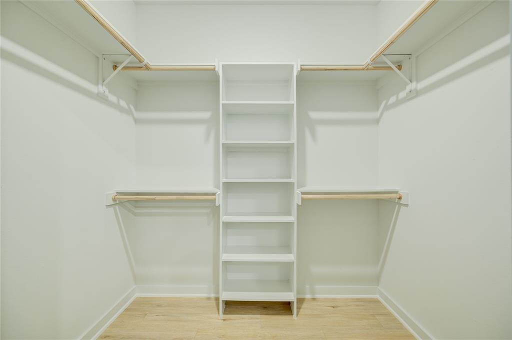 100 W Mockingbird Ln # 403, Austin, TX 78745