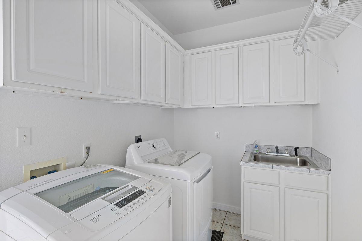 1015 Sunset Canyon Dr N, Dripping Springs, TX 78620