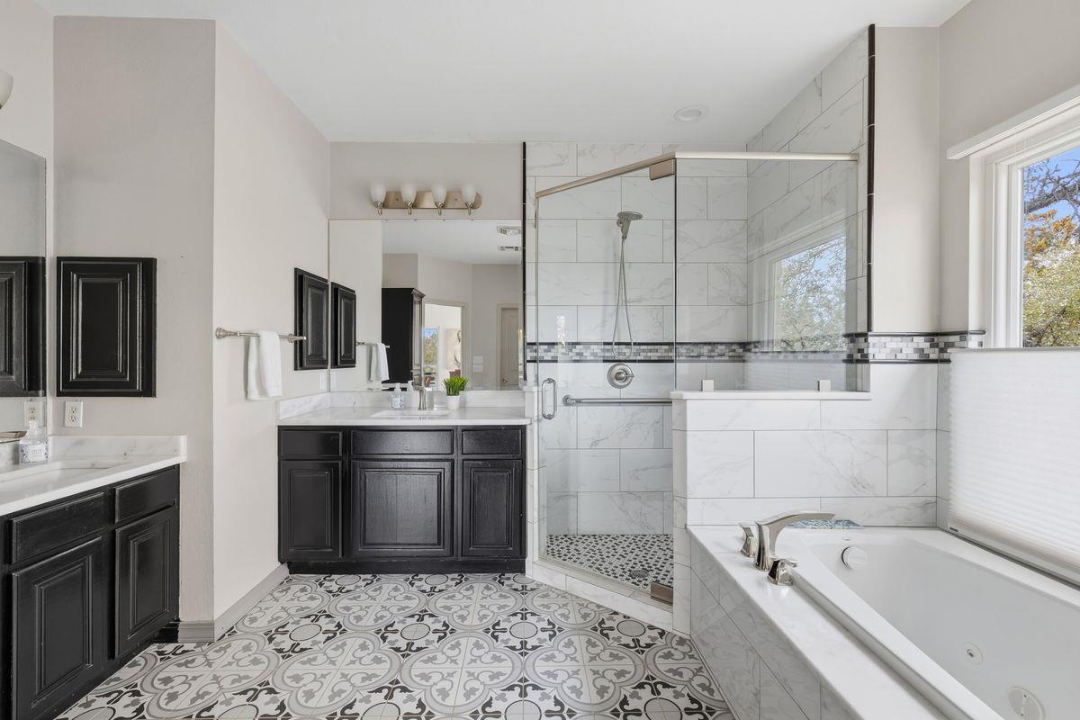 1015 Sunset Canyon Dr N, Dripping Springs, TX 78620