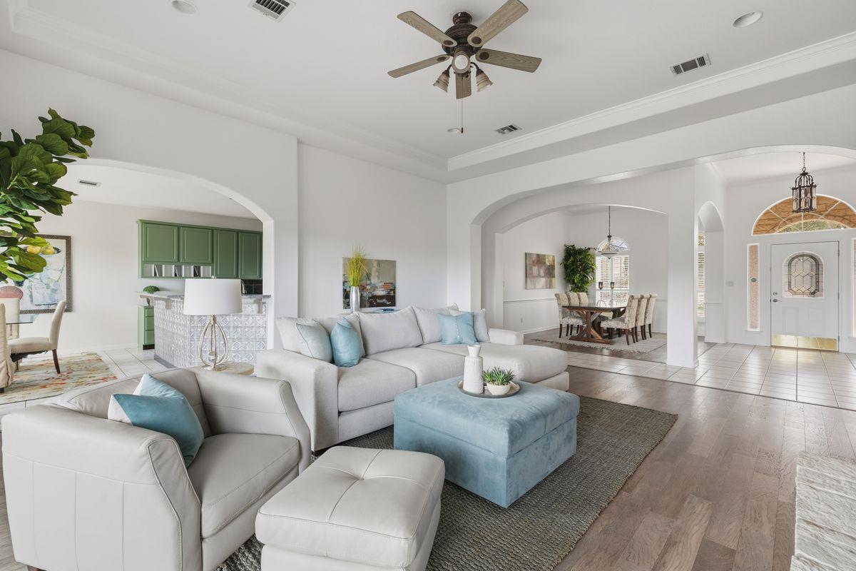 1015 Sunset Canyon Dr N, Dripping Springs, TX 78620