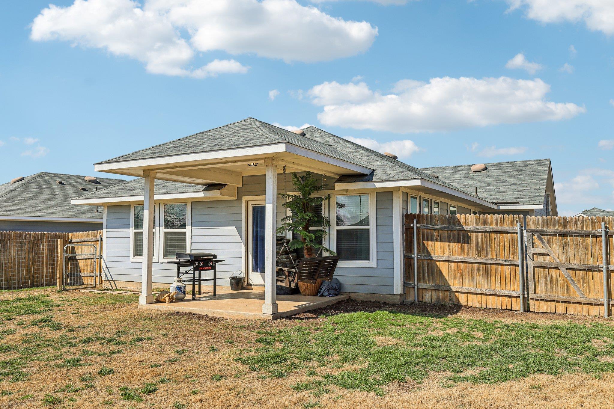 111 Insider Loop, Elgin, TX 78621