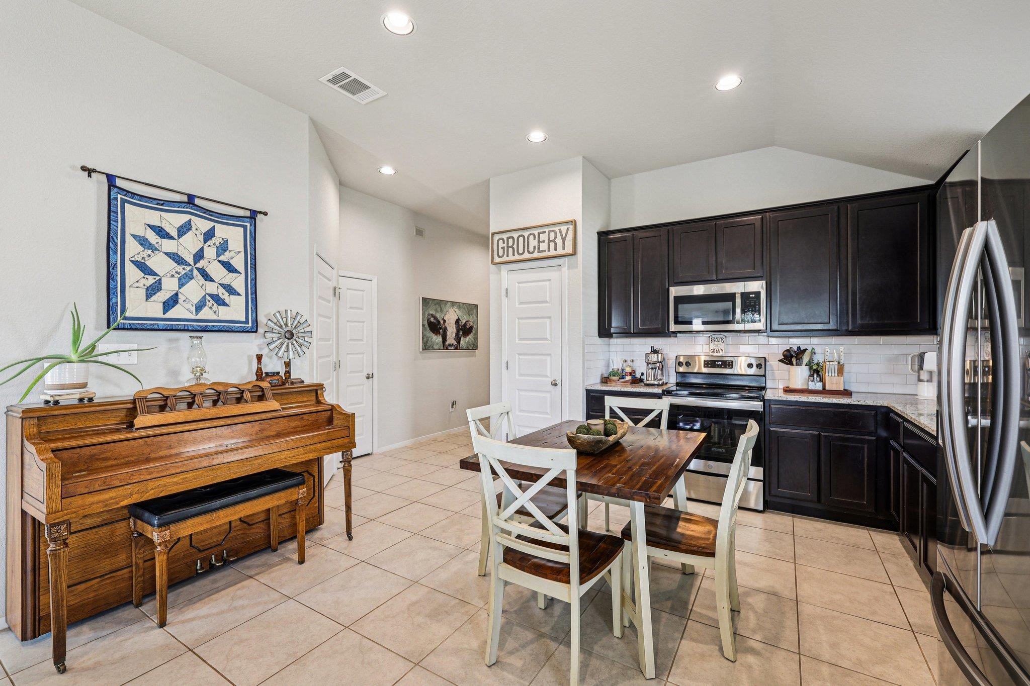 111 Insider Loop, Elgin, TX 78621