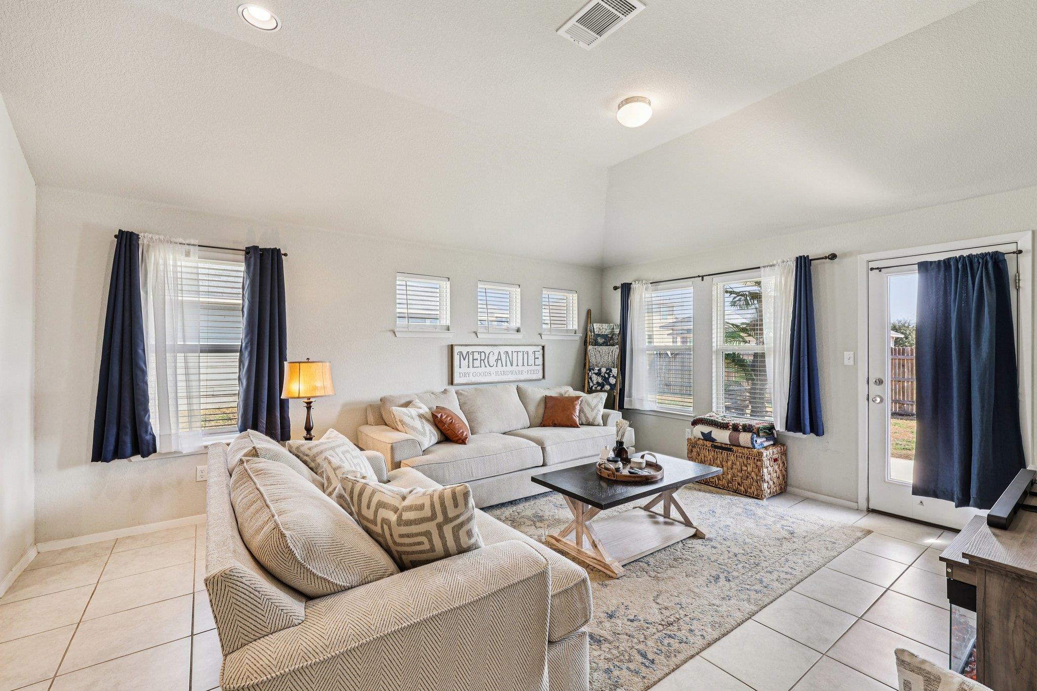 111 Insider Loop, Elgin, TX 78621