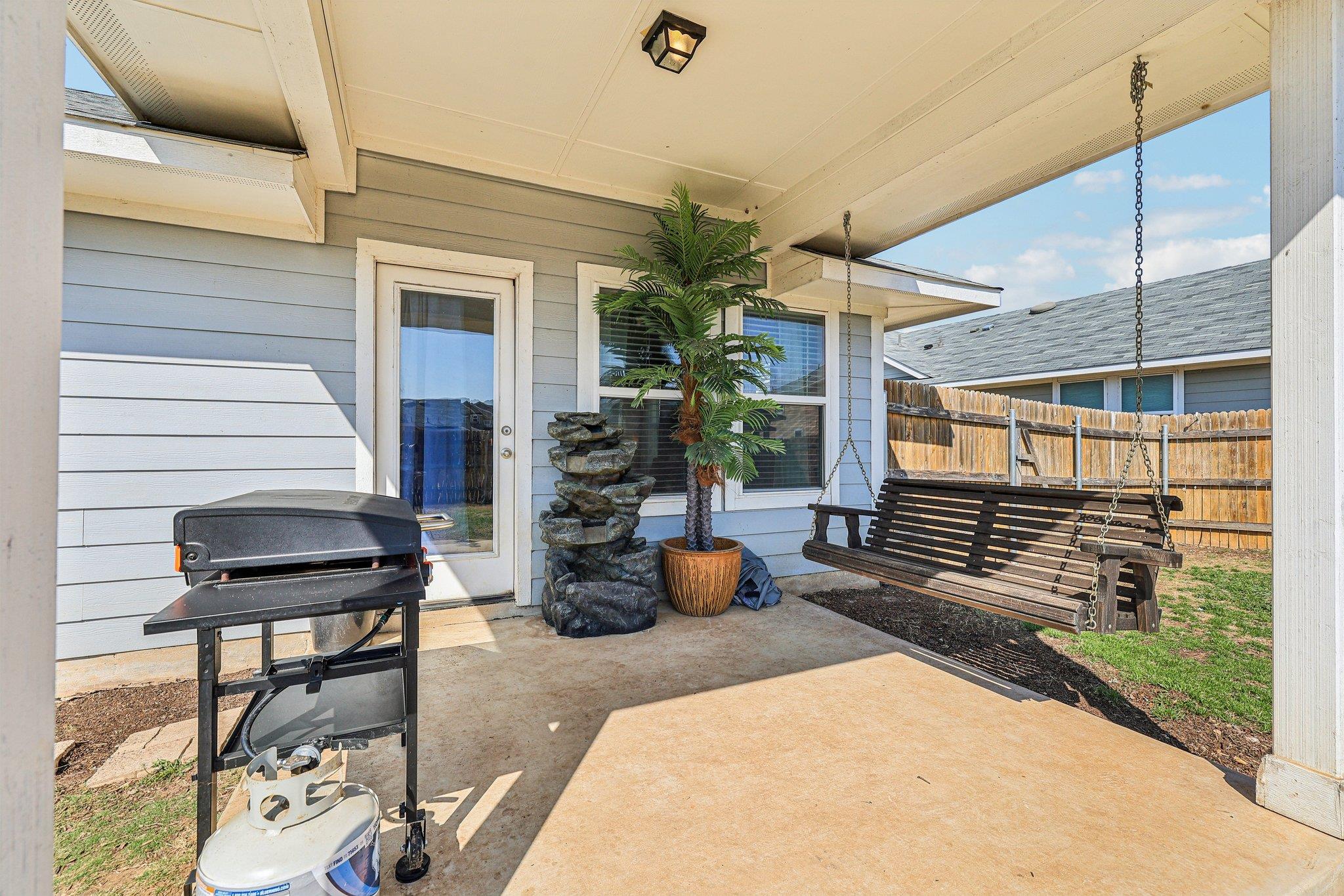 111 Insider Loop, Elgin, TX 78621