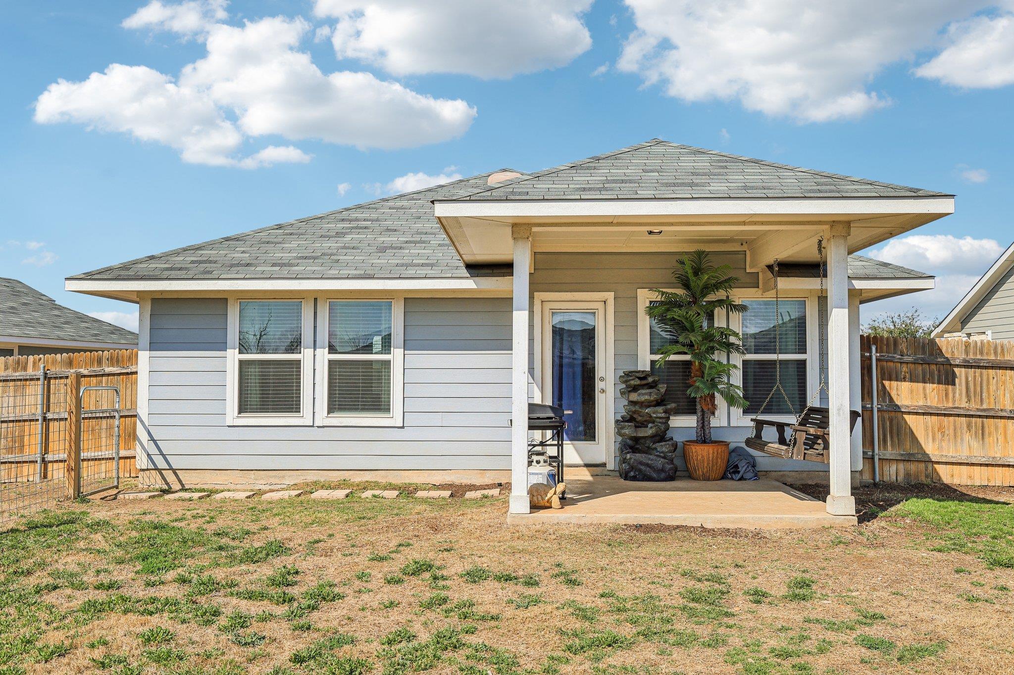 111 Insider Loop, Elgin, TX 78621