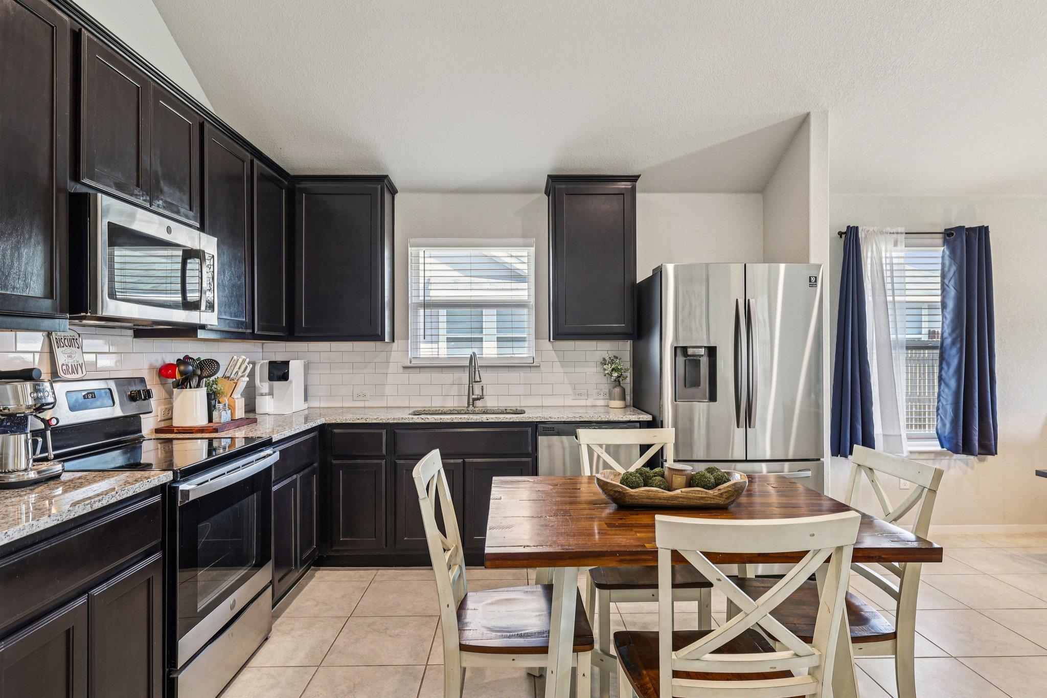 111 Insider Loop, Elgin, TX 78621