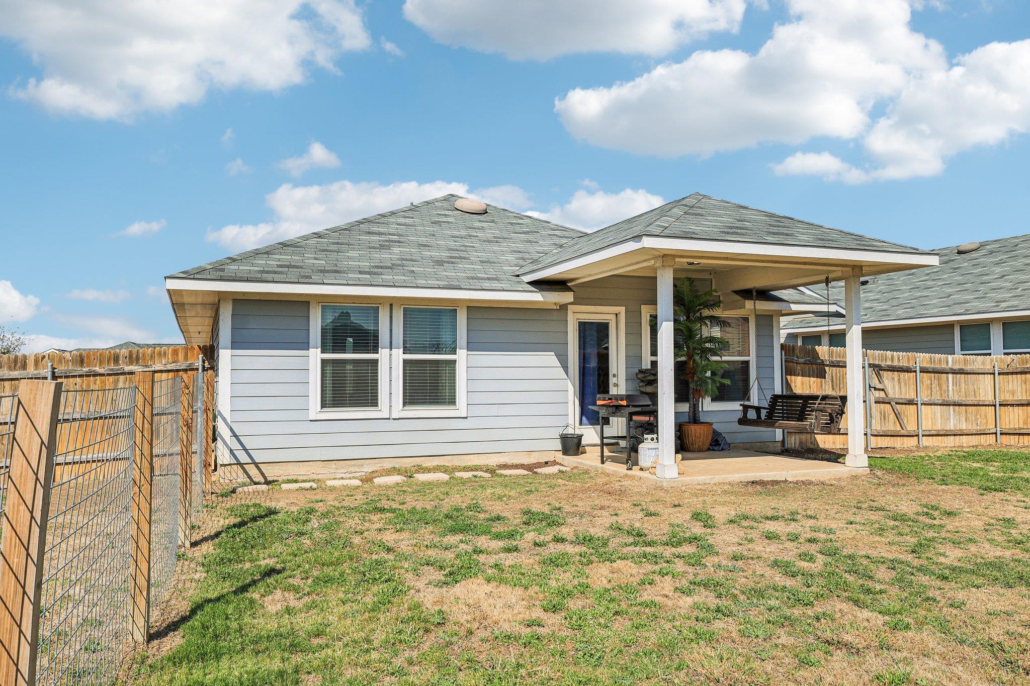 111 Insider Loop, Elgin, TX 78621