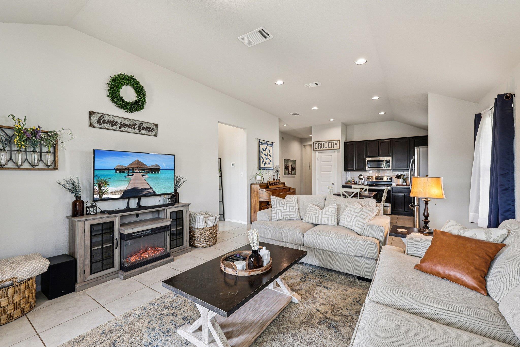 111 Insider Loop, Elgin, TX 78621