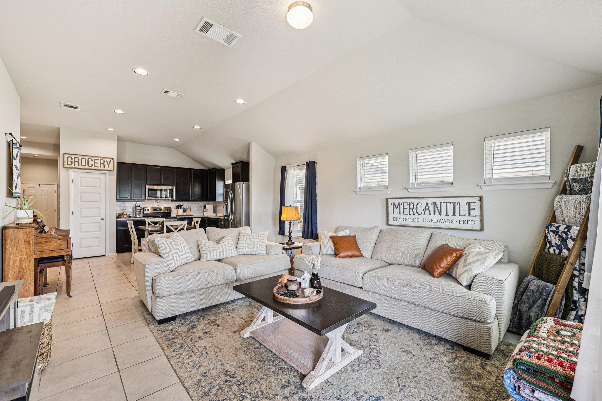 111 Insider Loop, Elgin, TX 78621