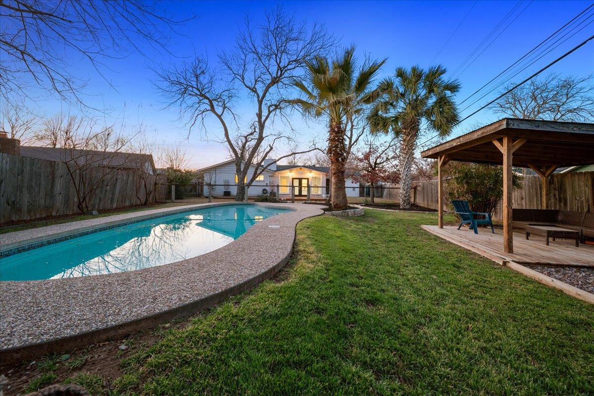 5305 Fairmont Cir, Austin, TX 78745