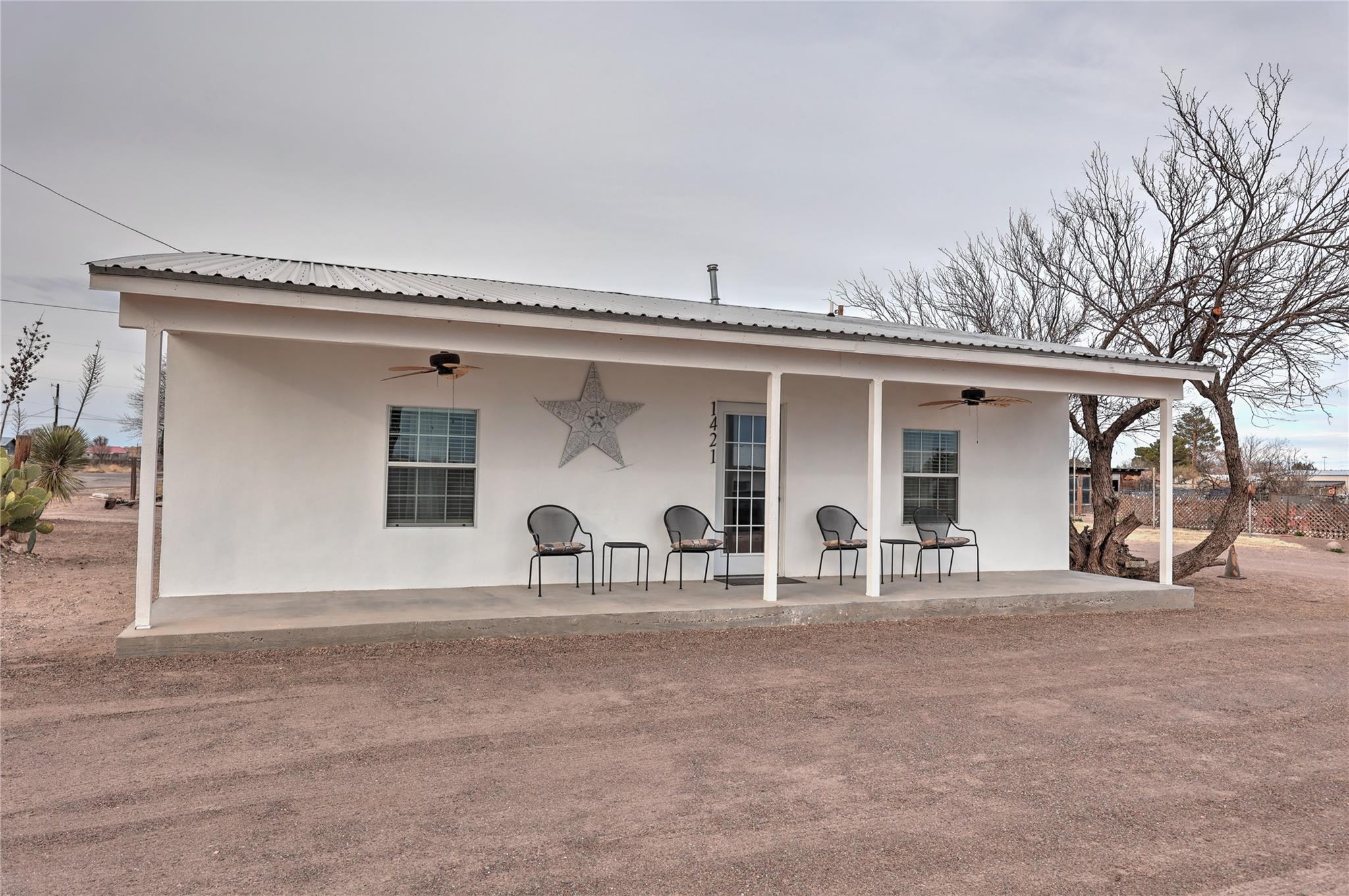 1421 W Sacramento St, Marfa, TX 79843