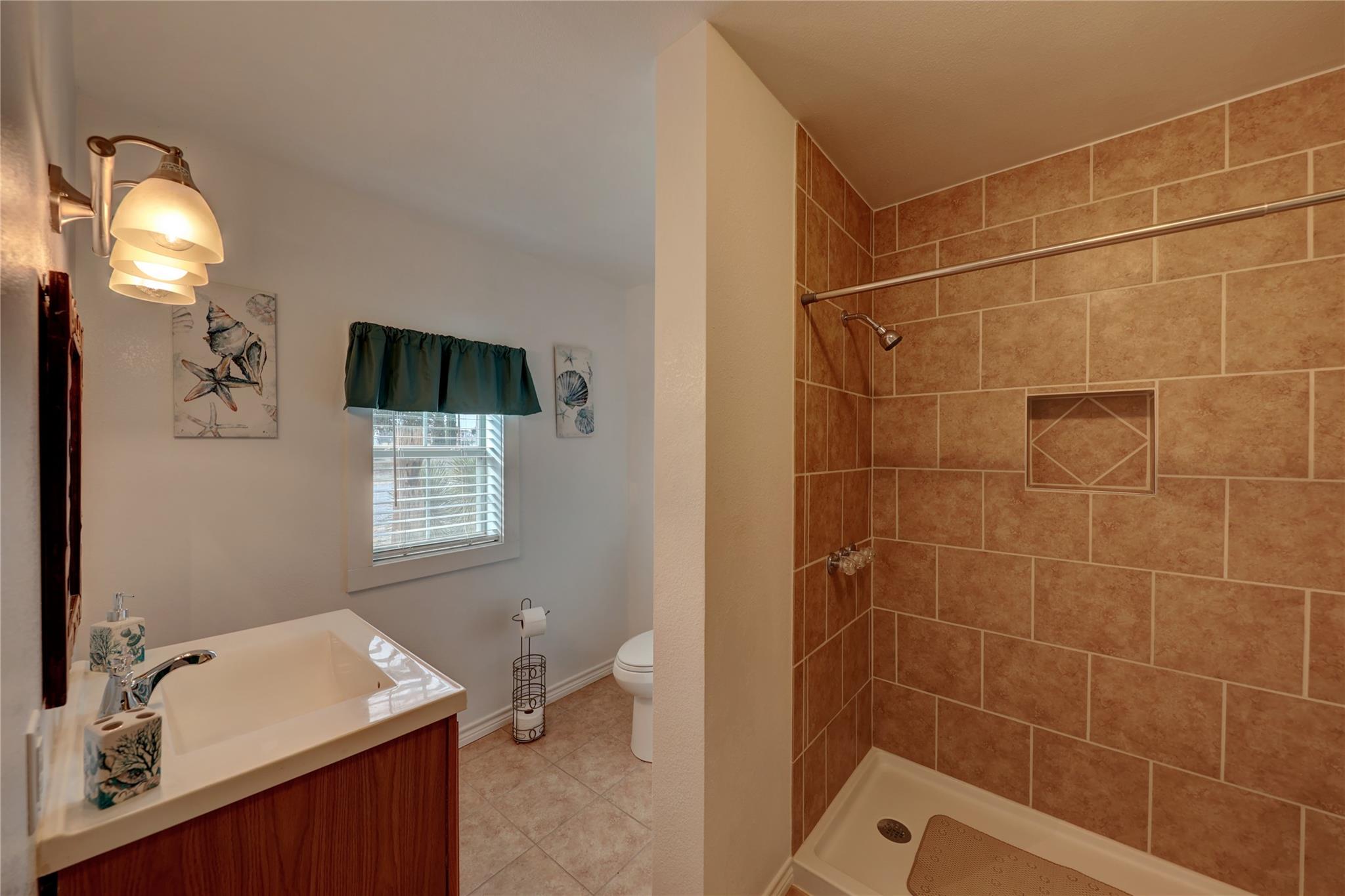 1421 W Sacramento St, Marfa, TX 79843