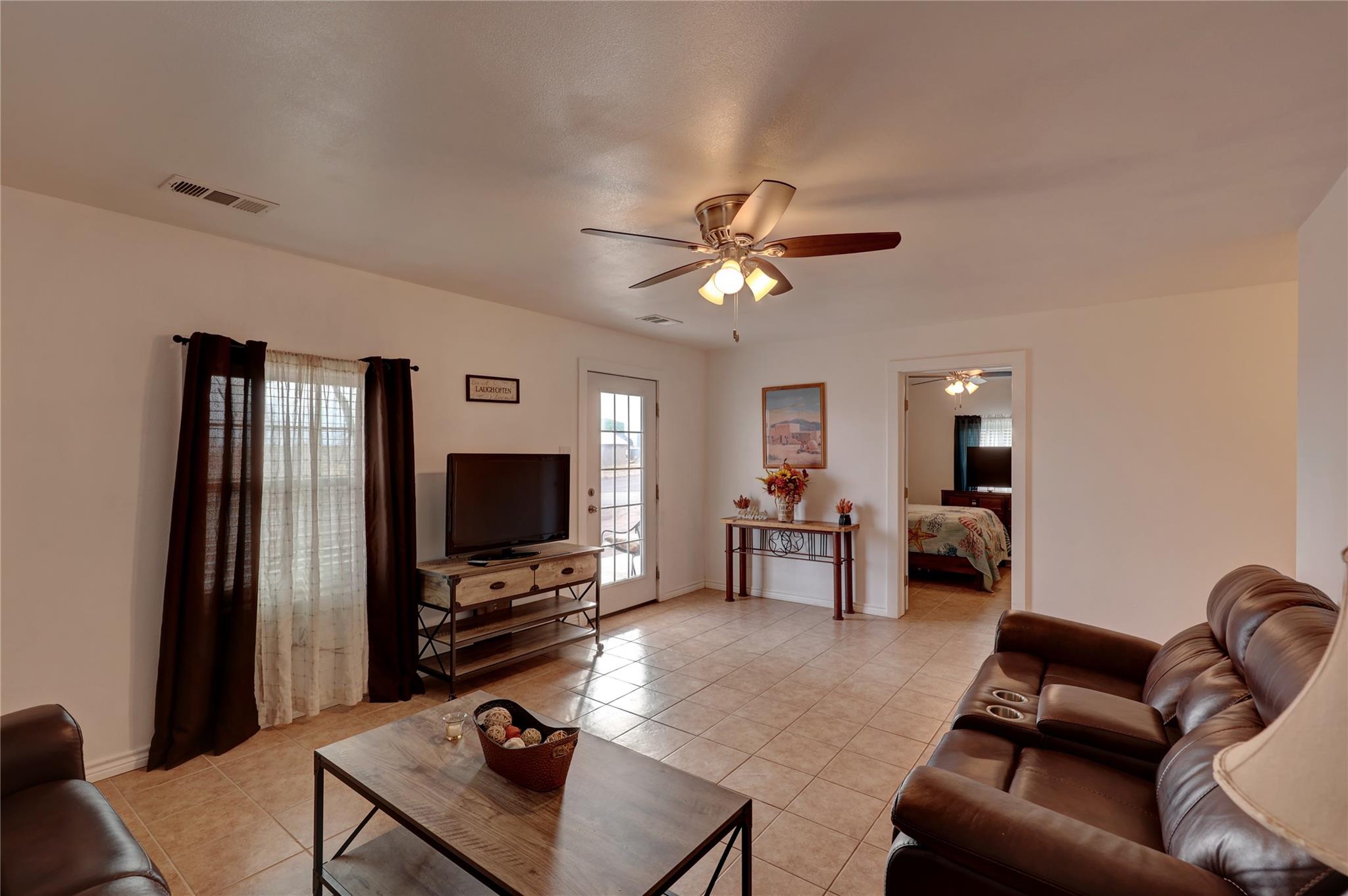 1421 W Sacramento St, Marfa, TX 79843