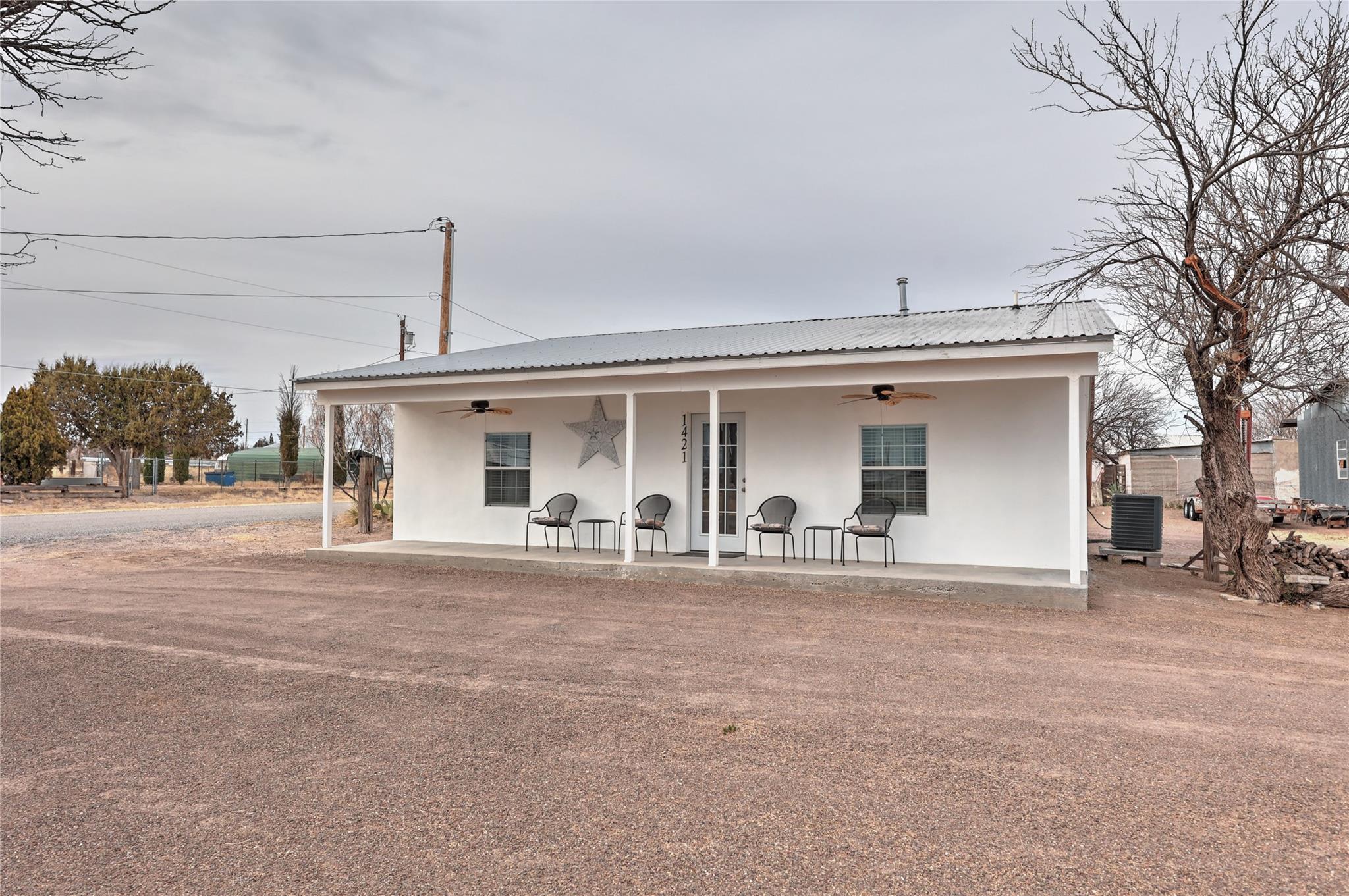 1421 W Sacramento St, Marfa, TX 79843