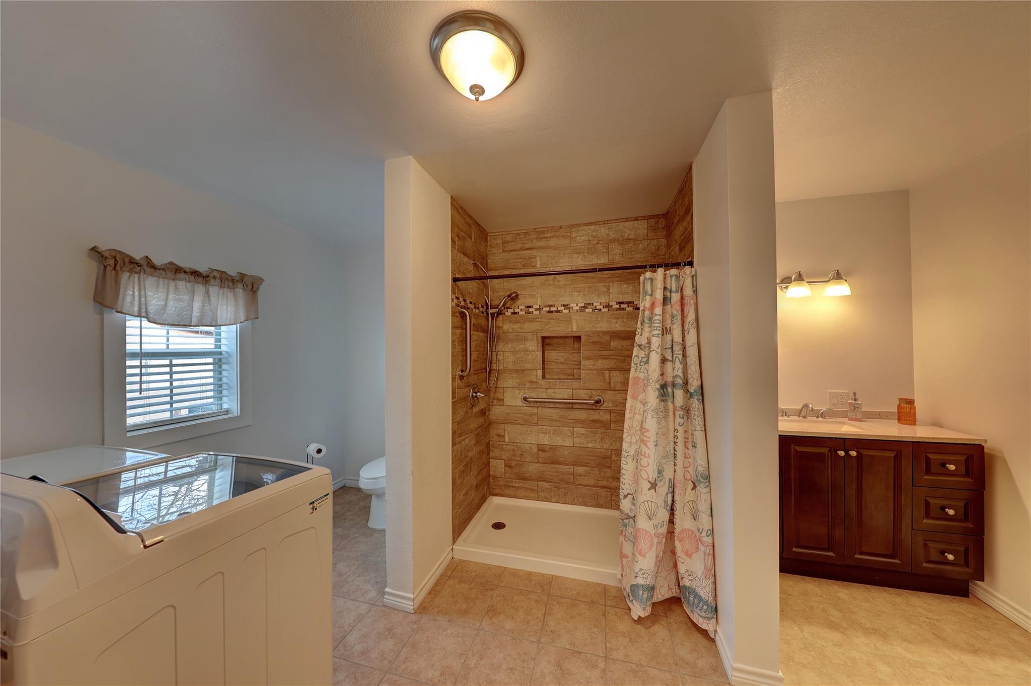 1421 W Sacramento St, Marfa, TX 79843