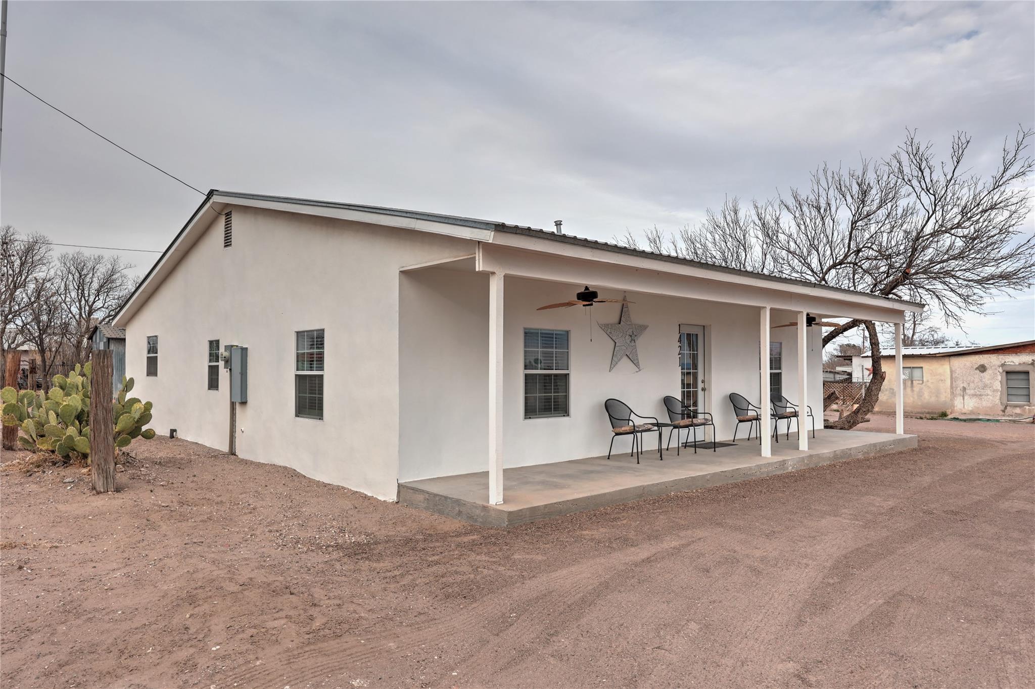 1421 W Sacramento St, Marfa, TX 79843