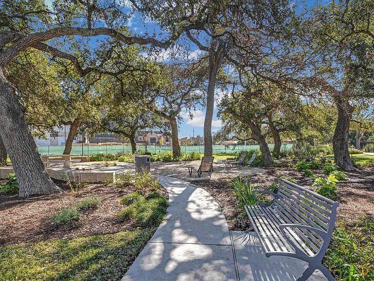 4004 Diligence Dr, Austin, TX 78731