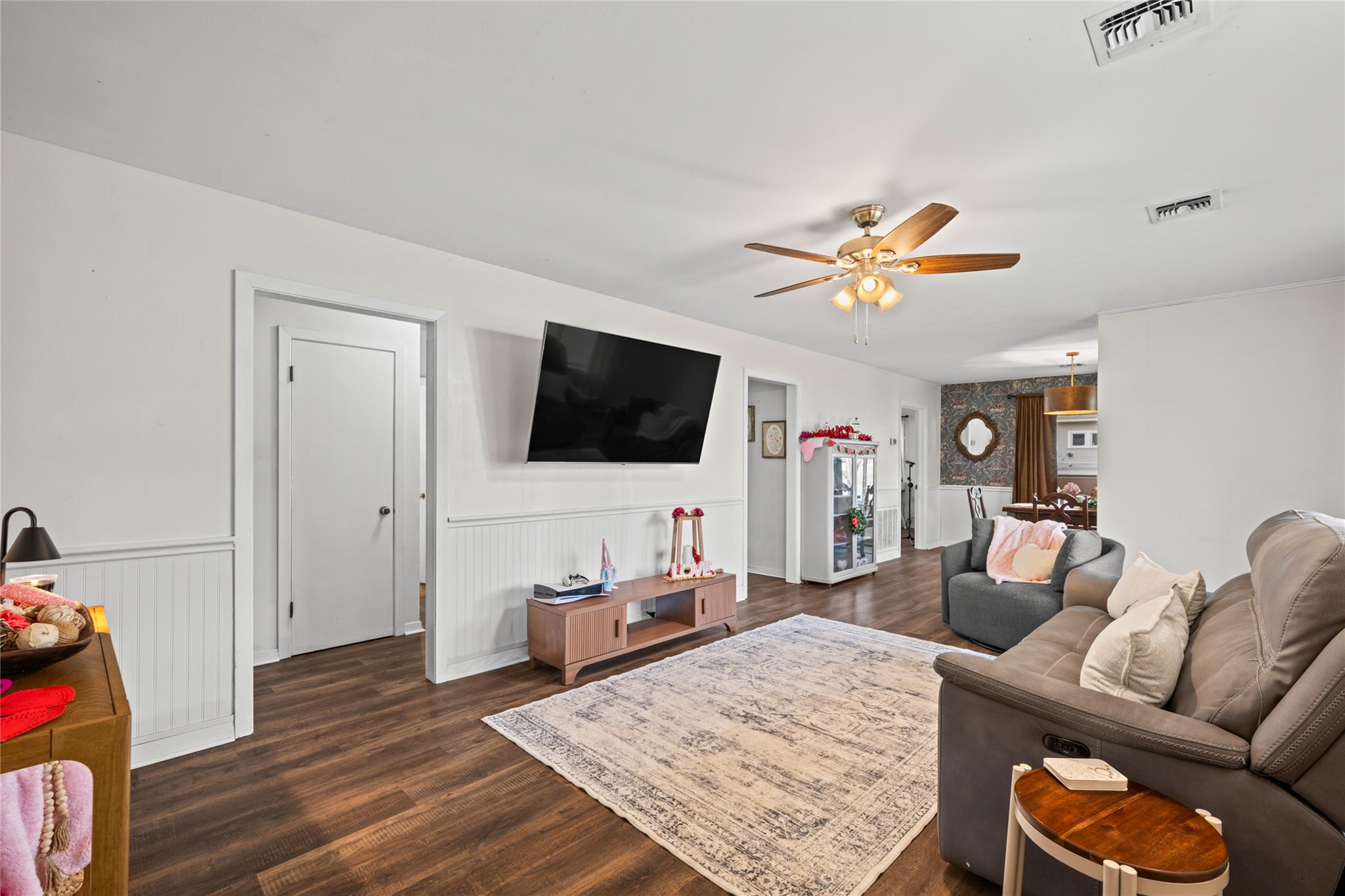 355 N Monroe St, La Grange, TX 78945