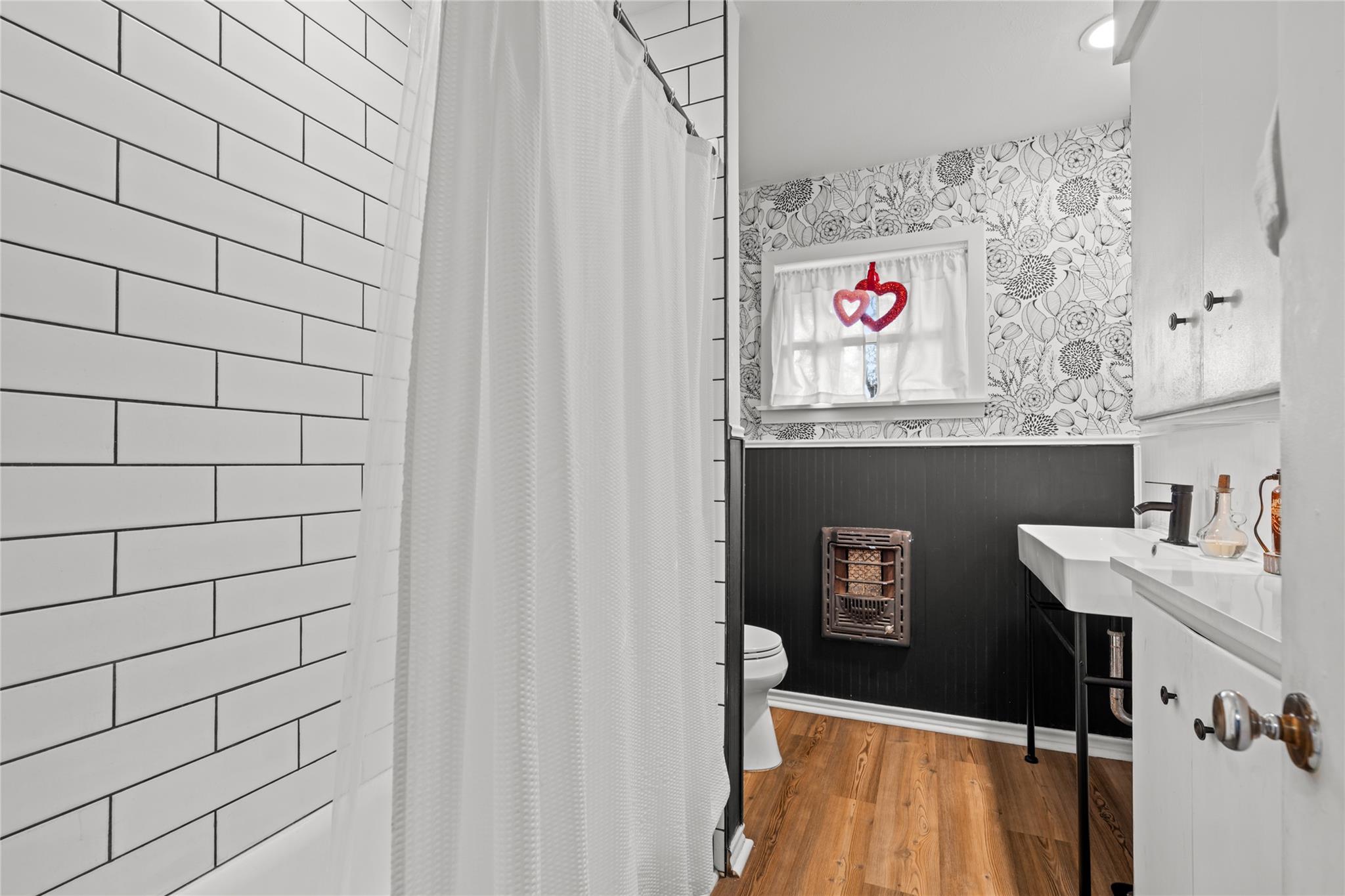 355 N Monroe St, La Grange, TX 78945