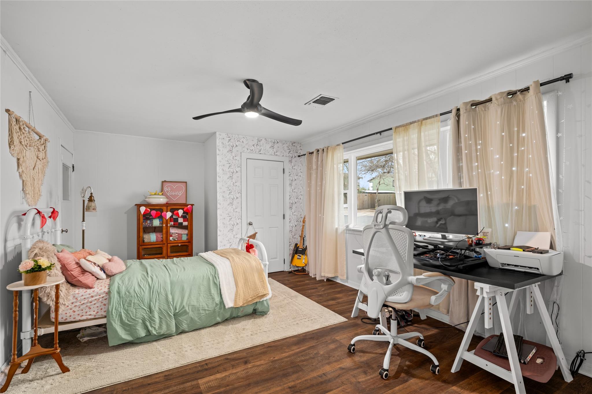 355 N Monroe St, La Grange, TX 78945