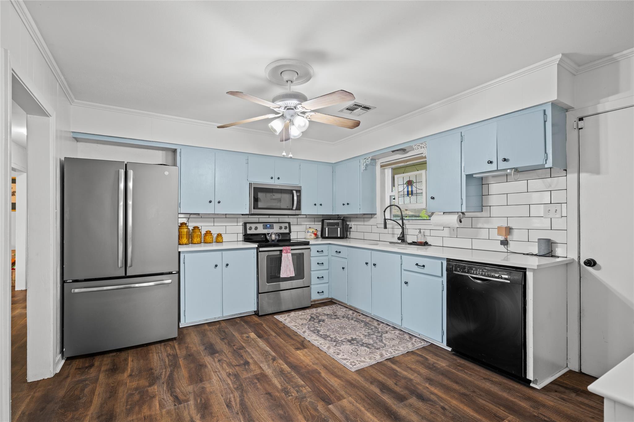 355 N Monroe St, La Grange, TX 78945