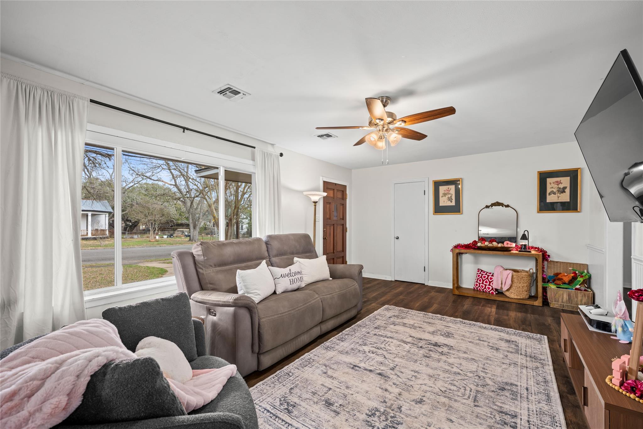 355 N Monroe St, La Grange, TX 78945