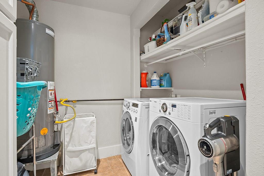 206 W Burbank St, Fredericksburg, TX 78624