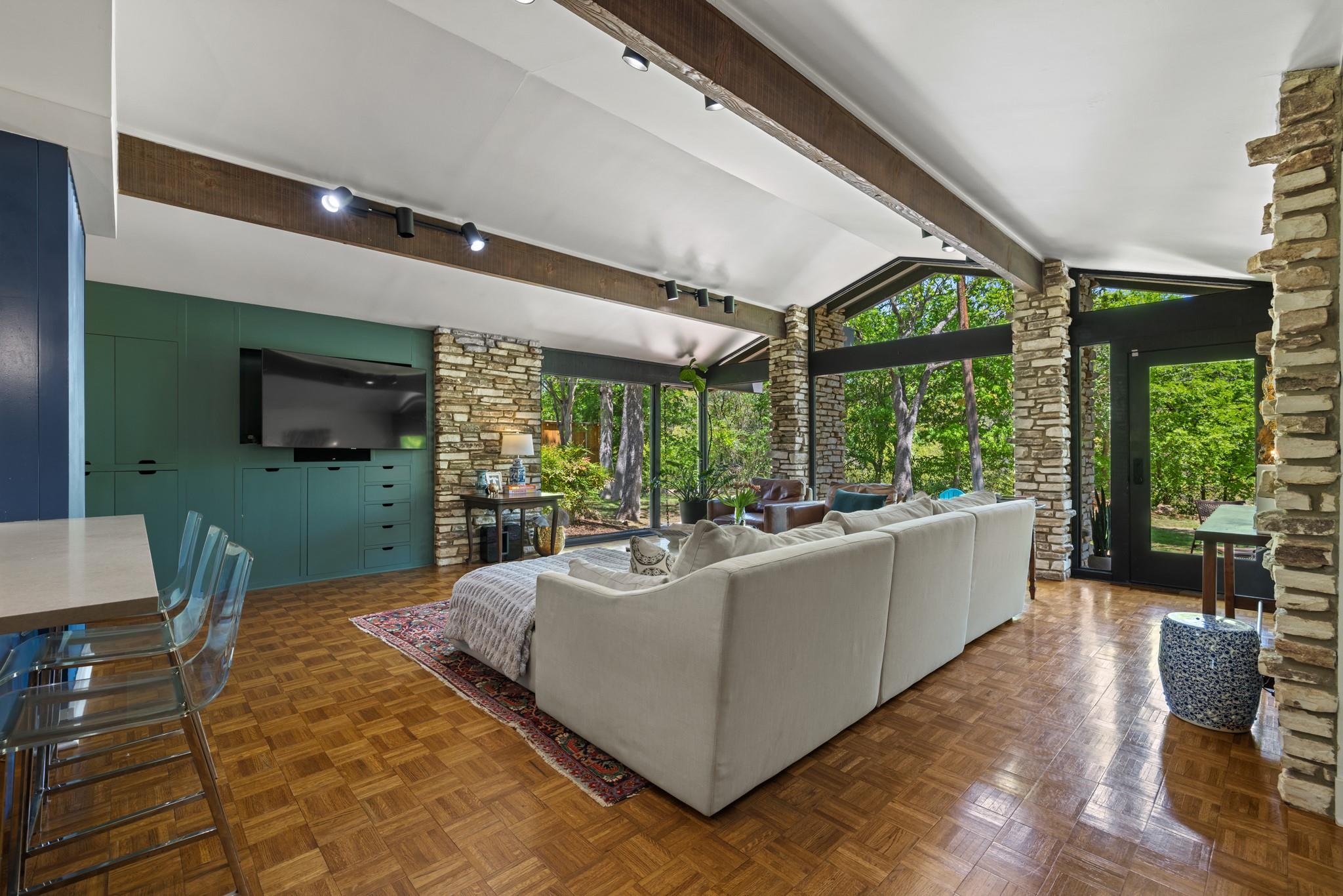 202 Tanglewood Dr, Fredericksburg, TX 78624