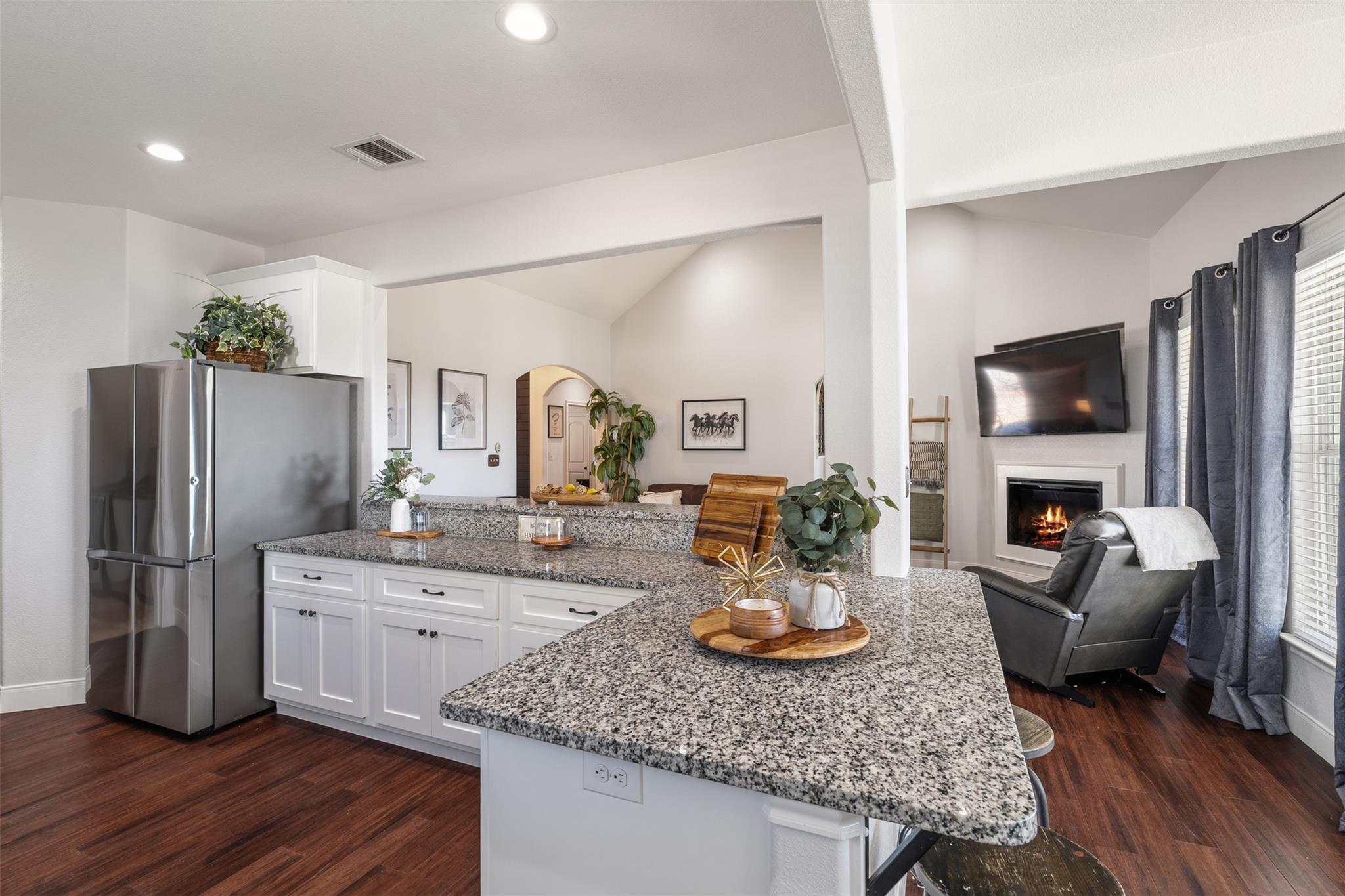 103 Les Ln, Smithville, TX 78957