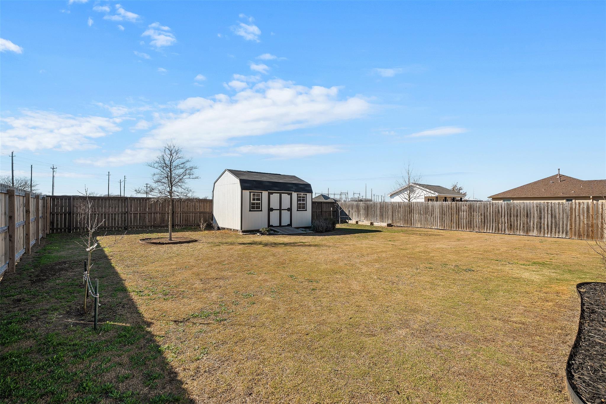 103 Les Ln, Smithville, TX 78957