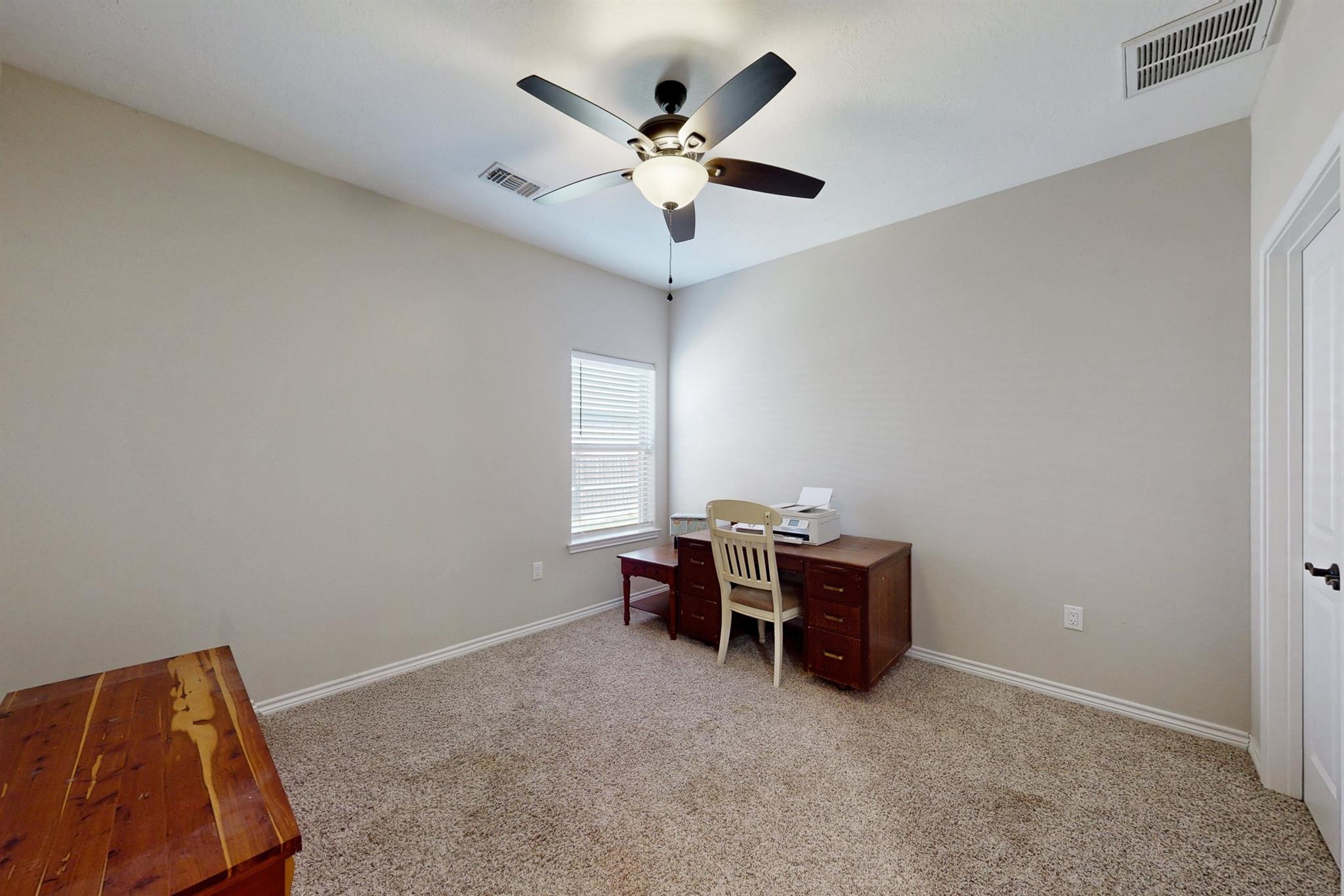 511 Sunny St, Caldwell, TX 77836