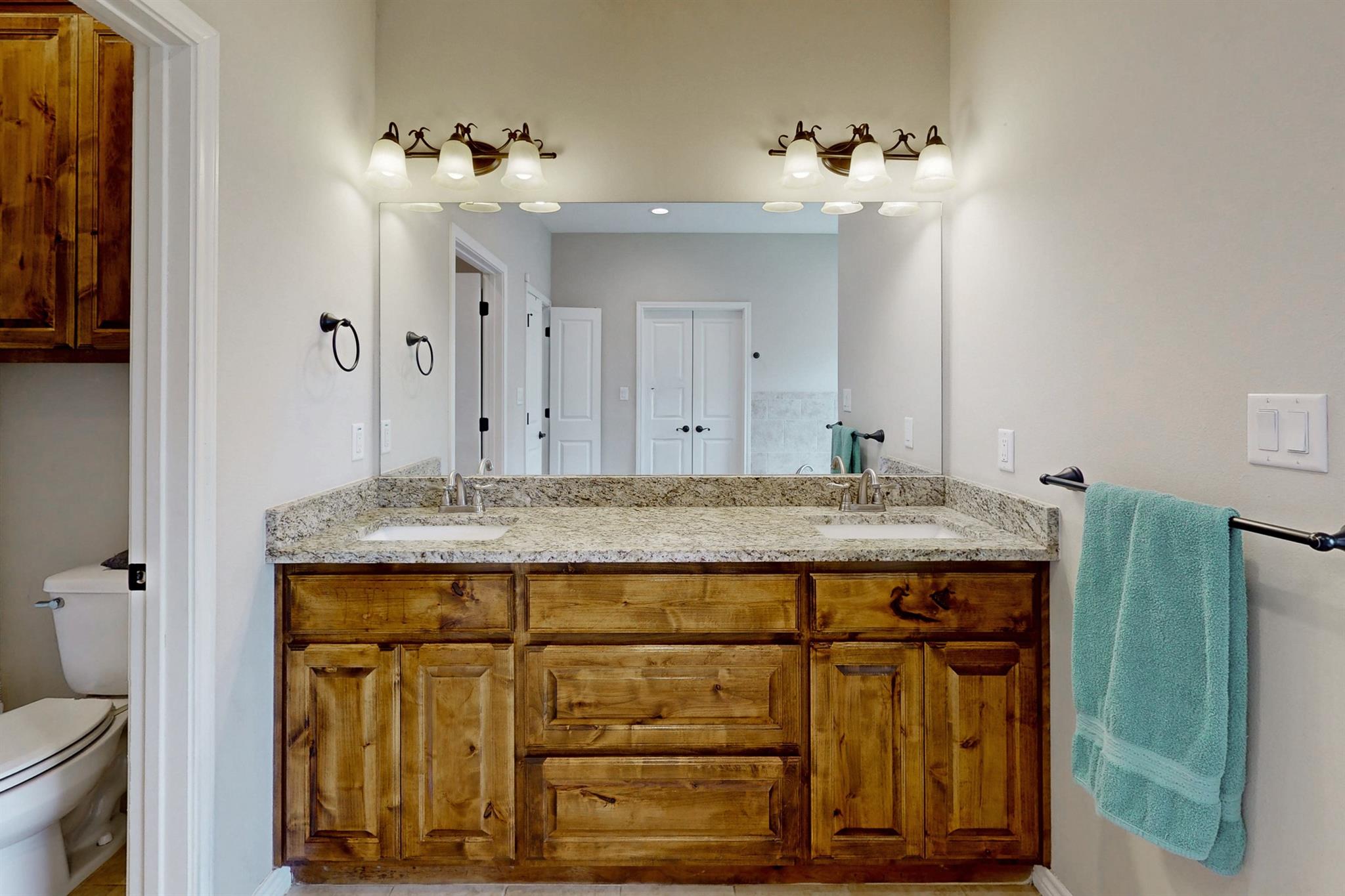 511 Sunny St, Caldwell, TX 77836