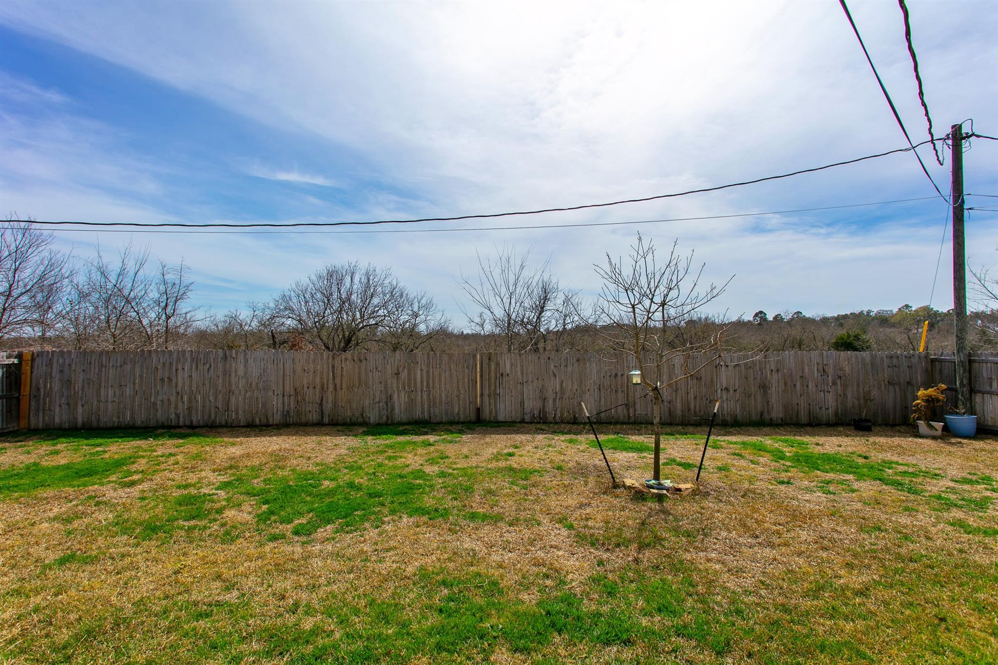 511 Sunny St, Caldwell, TX 77836