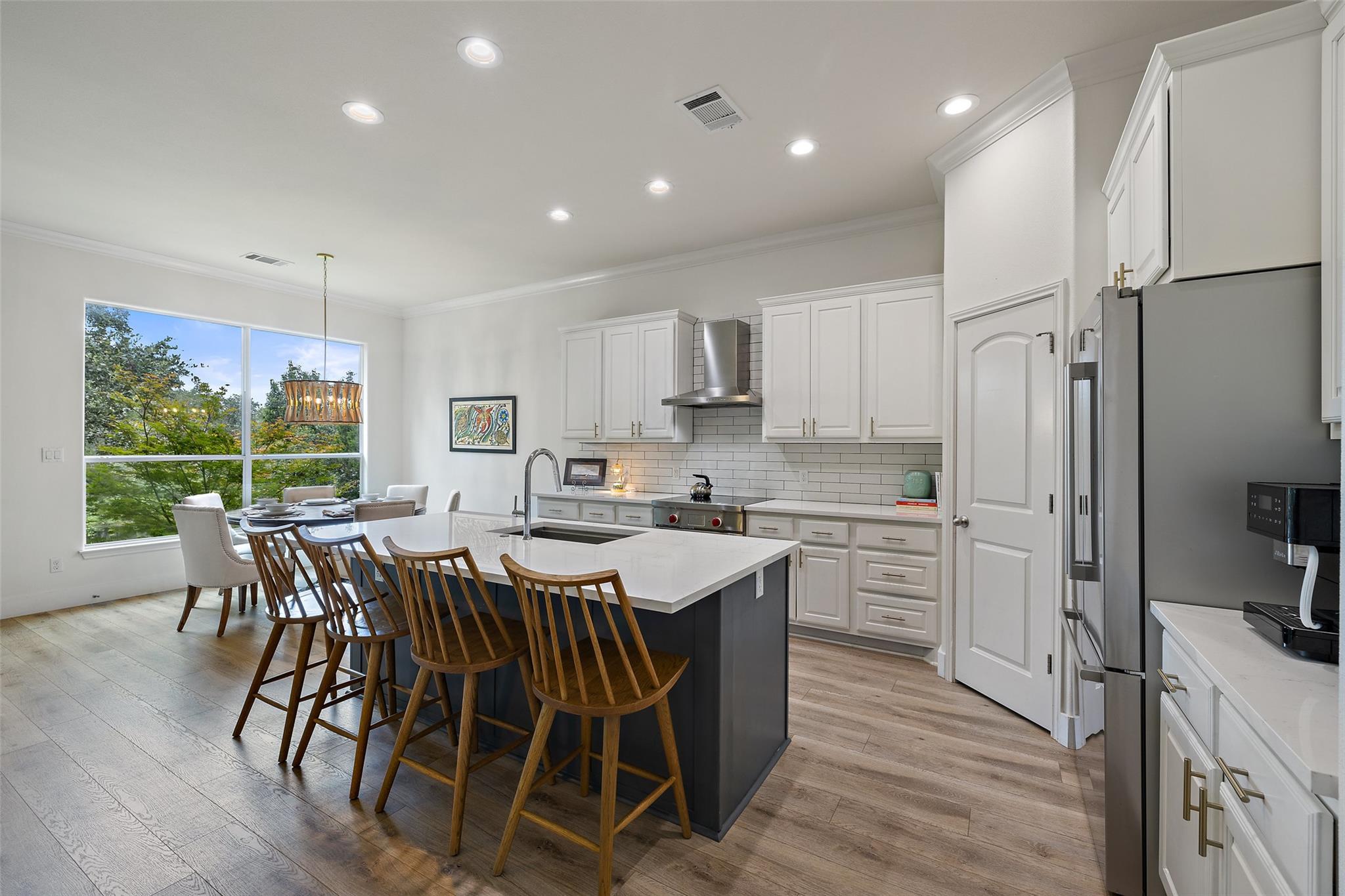 300 Errol Dr, Spicewood, TX 78669