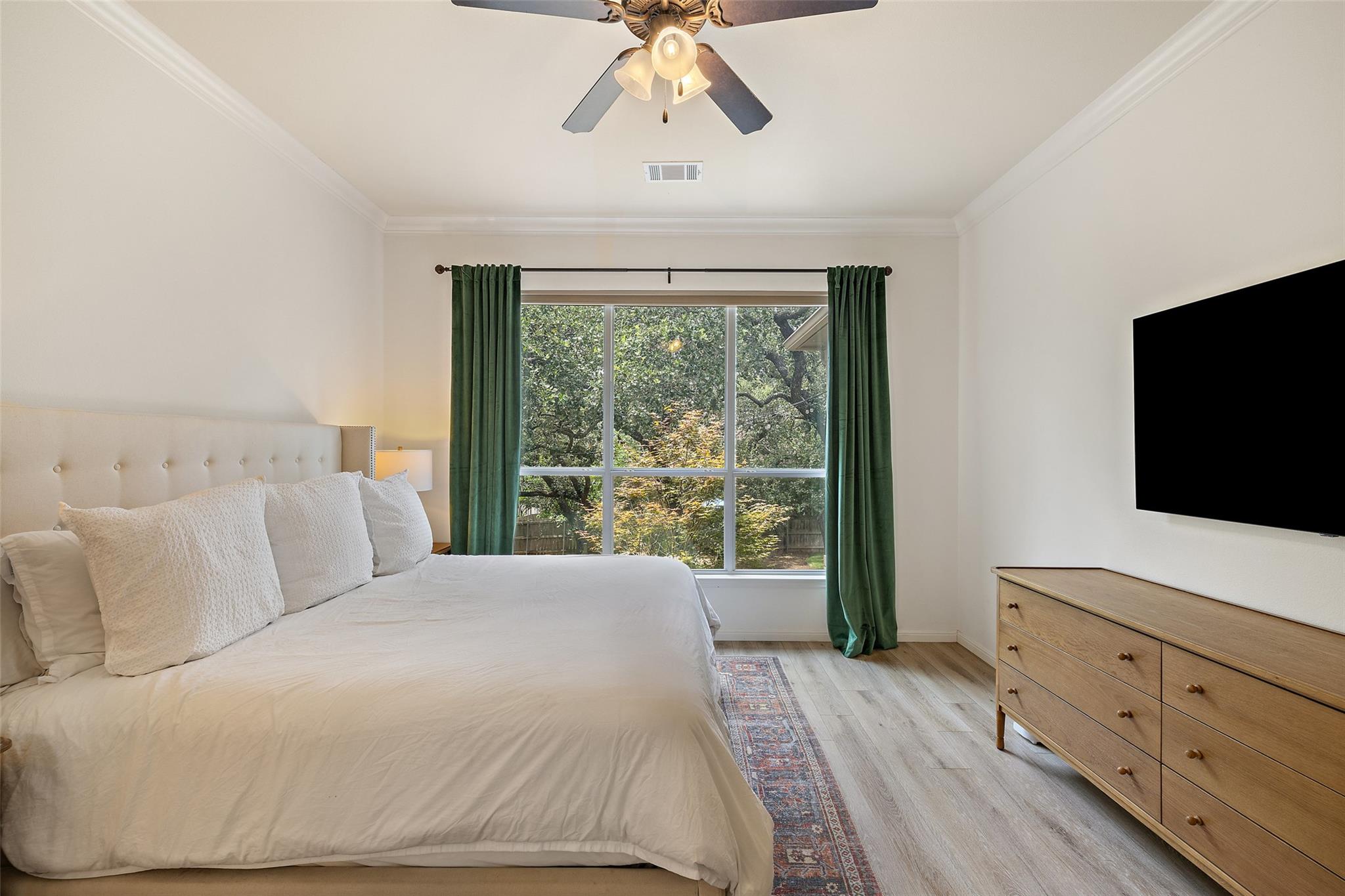 300 Errol Dr, Spicewood, TX 78669