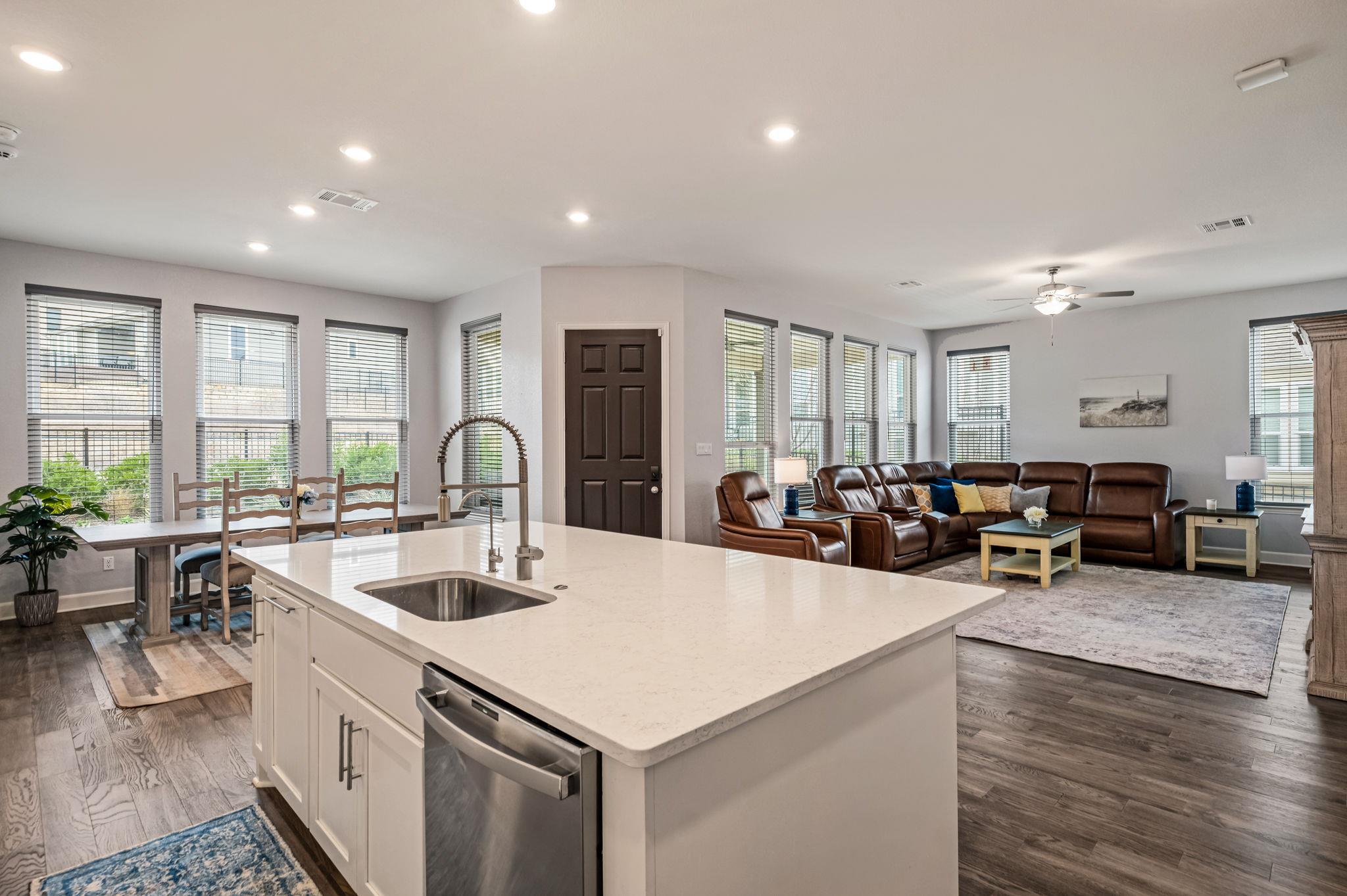 608 Affazia Ln # 13, Georgetown, TX 78628