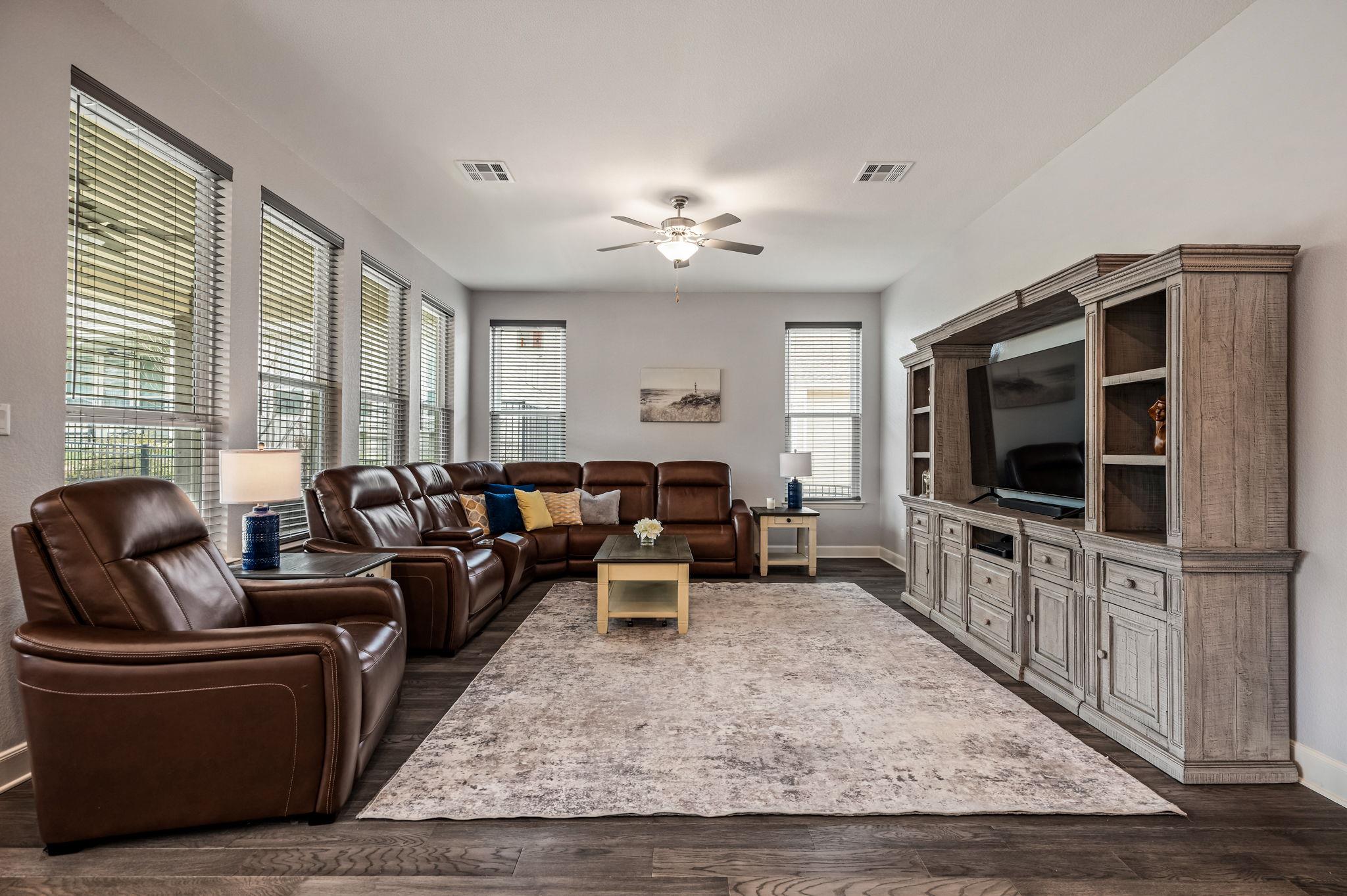 608 Affazia Ln # 13, Georgetown, TX 78628