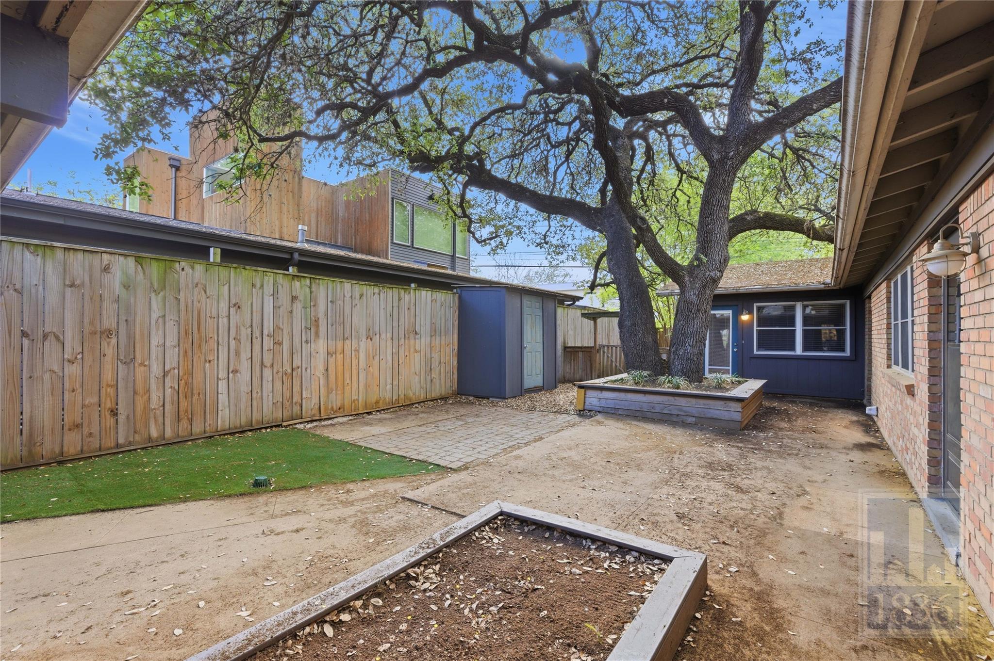 2416 S 5th St # A, Austin, TX 78704