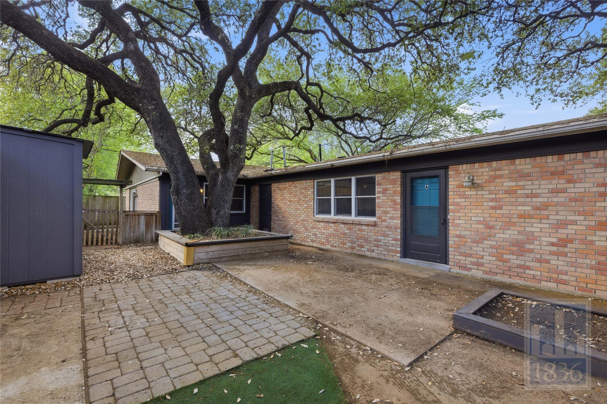 2416 S 5th St # A, Austin, TX 78704