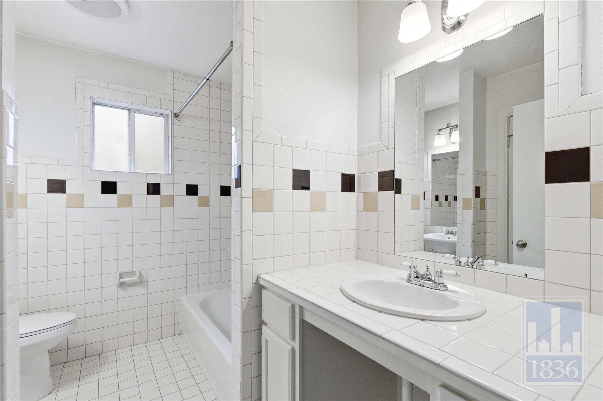 2416 S 5th St # A, Austin, TX 78704