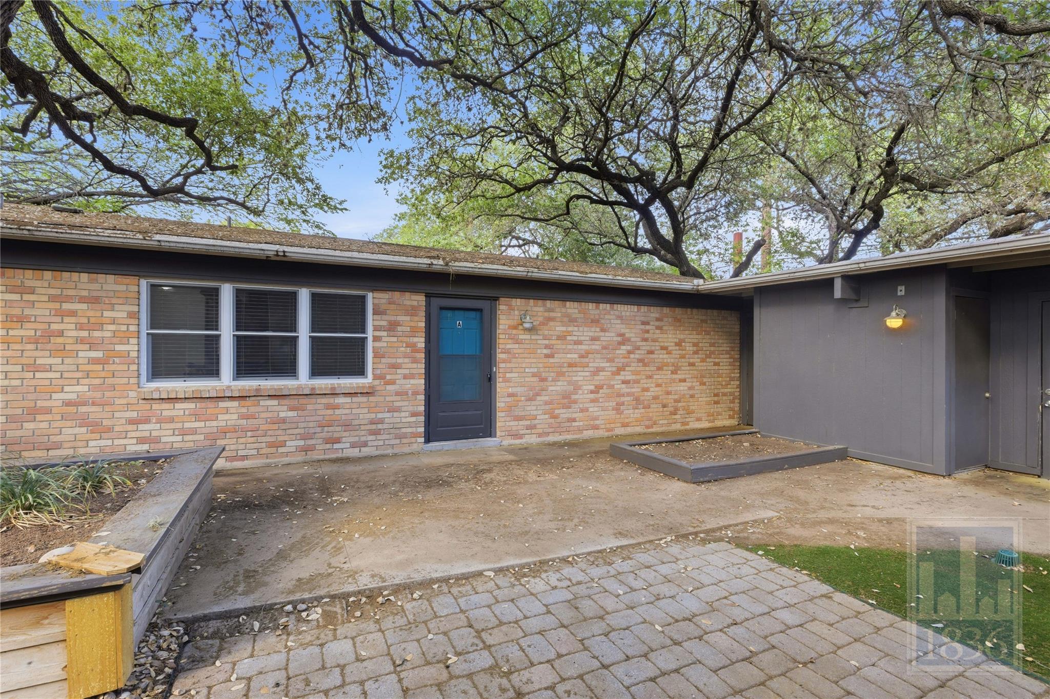 2416 S 5th St # A, Austin, TX 78704