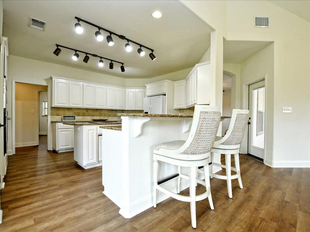 505 Vista View Trl, Spicewood, TX 78669