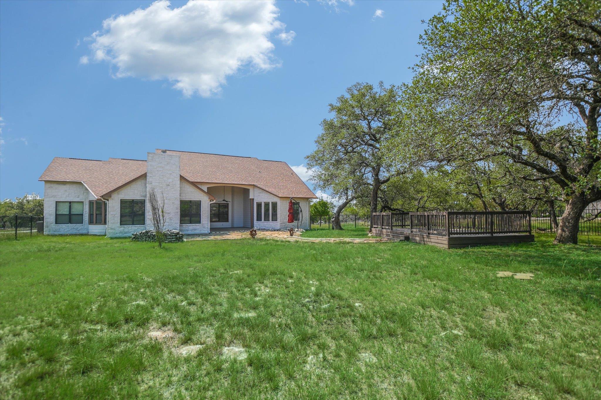 505 Vista View Trl, Spicewood, TX 78669